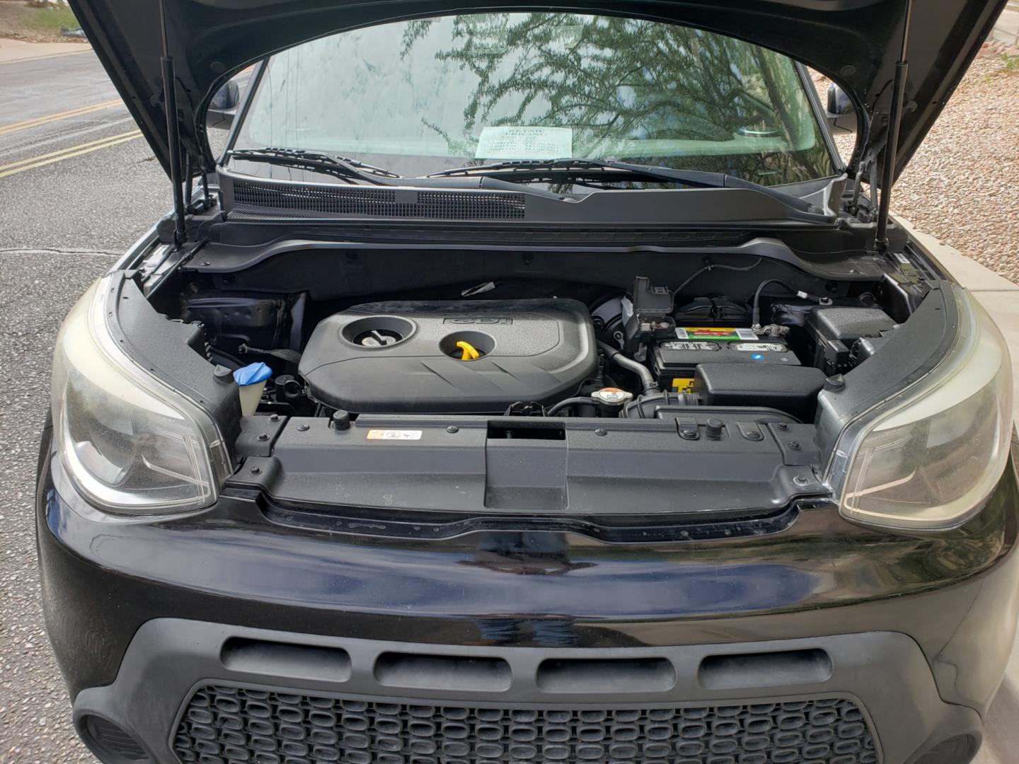 2015 /gray and black Kia Soul + (KNDJP3A57F7) with an 2.0L L4 DOHC 16V engine, 6-Speed Automatic transmission, located at 323 E Dunlap Ave., Phoenix, AZ, 85020, (602) 331-9000, 33.567677, -112.069000 - 2015 Kia Soul,.... A Must See!! No accidents. cold AC. the car is gorgeous inside and out. power windows, power door locks, interior clean black and gray with beautiful black cloth seats in near perfect condition...Stereo, Satellite compatable, Bluetooth, MP3 PLayer, Incredible gas mileage! Clean Ar - Photo#18