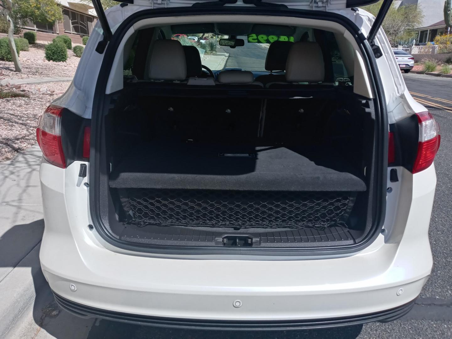 2015 WHITE /Gray and Cream Ford C-Max Energi SEL (1FADP5CU9FL) with an 2.0L L4 DOHC 16V HYBRID engine, Continuously Variable Transmission transmission, located at 323 E Dunlap Ave., Phoenix, AZ, 85020, (602) 331-9000, 33.567677, -112.069000 - 2015 Ford C-Max, ........A Must See!! No accidents, Ice cold AC. The car is gorgeous inside and out. Power windows, Power door locks, Touch screen Stereo/Cd player, Phone sync, Bluetooth, Satellite compatible, Navigation, Backup camera, Beautiful gray and black interior with gray Leather seats, Gorg - Photo#17