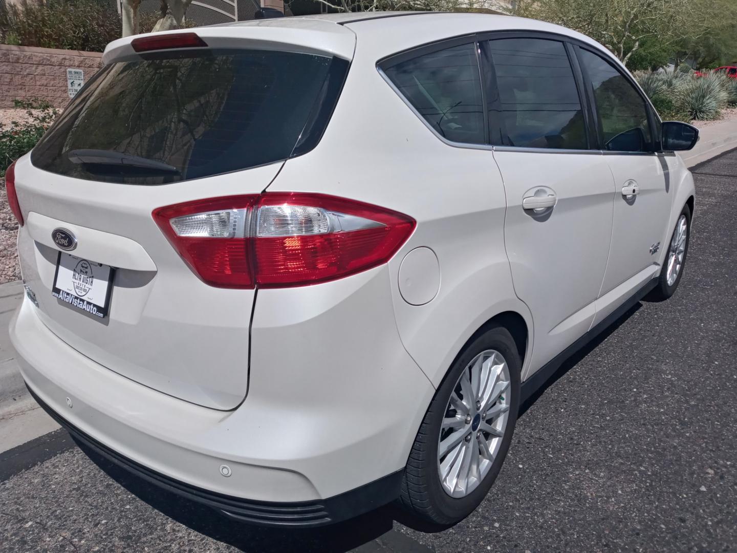 2015 WHITE /Gray and Cream Ford C-Max Energi SEL (1FADP5CU9FL) with an 2.0L L4 DOHC 16V HYBRID engine, Continuously Variable Transmission transmission, located at 323 E Dunlap Ave., Phoenix, AZ, 85020, (602) 331-9000, 33.567677, -112.069000 - 2015 Ford C-Max, ........A Must See!! No accidents, Ice cold AC. The car is gorgeous inside and out. Power windows, Power door locks, Touch screen Stereo/Cd player, Phone sync, Bluetooth, Satellite compatible, Navigation, Backup camera, Beautiful gray and black interior with gray Leather seats, Gorg - Photo#3