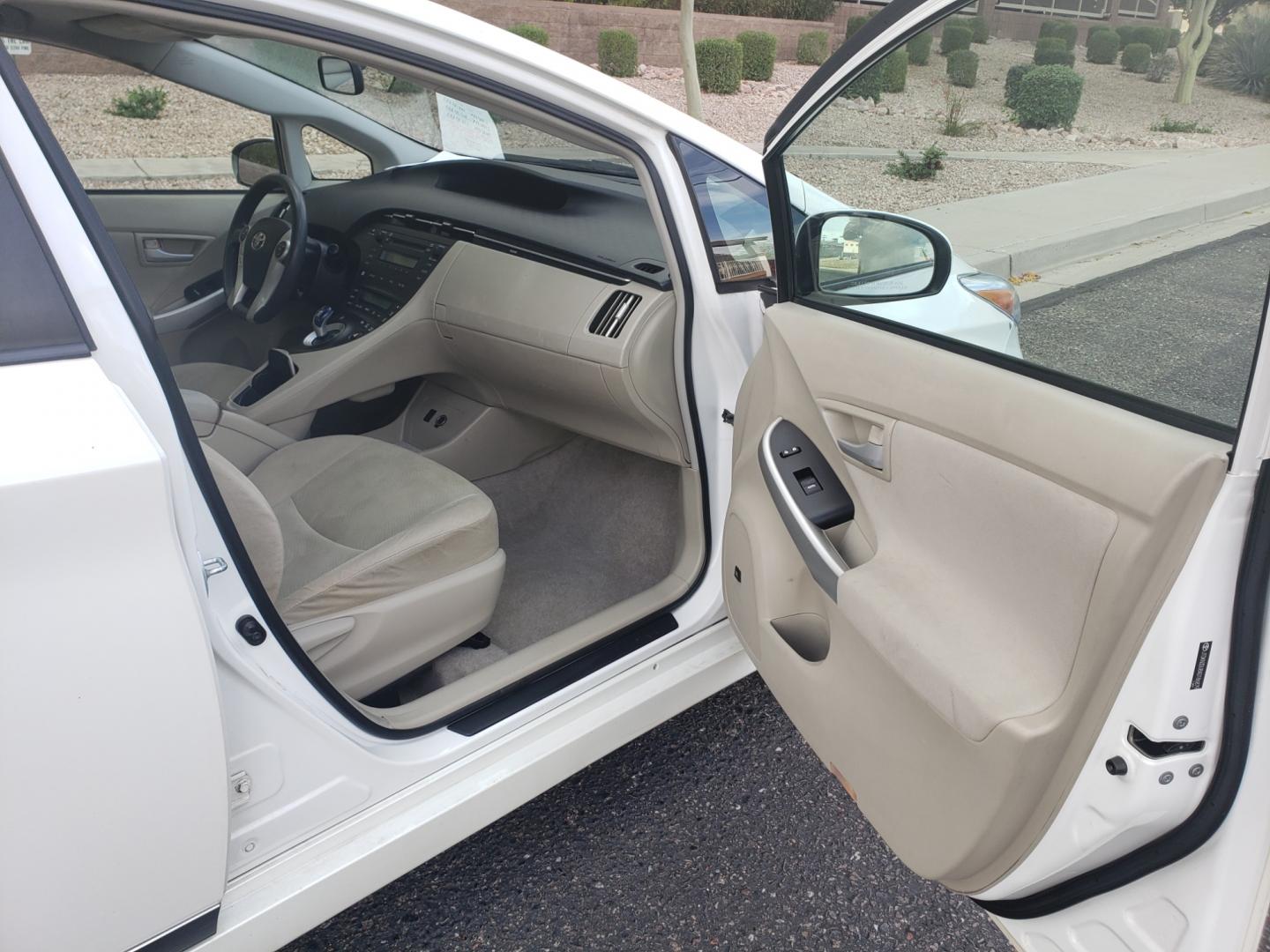 2010 WHITE /Tan and black Toyota Prius Prius II (JTDKN3DU8A0) with an 1.8L L4 DOHC 16V engine, Continuously Variable Transmisson transmission, located at 323 E Dunlap Ave., Phoenix, AZ, 85020, (602) 331-9000, 33.567677, -112.069000 - 2010 Toyota Prius,....... EXCELLENT condition, A Real Must See!!.... No accidents, Power everything, Ice cold ac, Stereo/CD player, Clean black and tan interior with tan cloth seats in near perfect condition, power windows, power door locks, clean Arizona title, Runs and Drives Excellent. passed emi - Photo#13