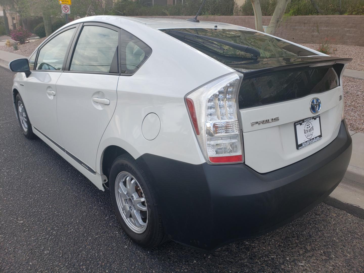 2010 WHITE /Tan and black Toyota Prius Prius II (JTDKN3DU8A0) with an 1.8L L4 DOHC 16V engine, Continuously Variable Transmisson transmission, located at 323 E Dunlap Ave., Phoenix, AZ, 85020, (602) 331-9000, 33.567677, -112.069000 - 2010 Toyota Prius,....... EXCELLENT condition, A Real Must See!!.... No accidents, Power everything, Ice cold ac, Stereo/CD player, Clean black and tan interior with tan cloth seats in near perfect condition, power windows, power door locks, clean Arizona title, Runs and Drives Excellent. passed emi - Photo#5