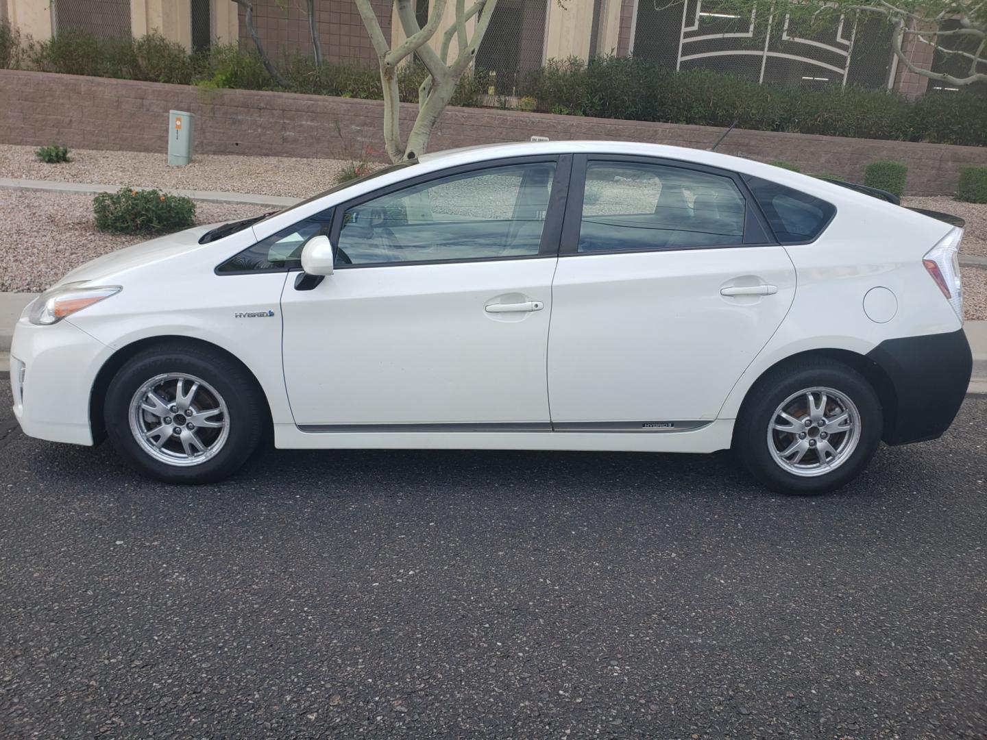 2010 WHITE /Tan and black Toyota Prius Prius II (JTDKN3DU8A0) with an 1.8L L4 DOHC 16V engine, Continuously Variable Transmisson transmission, located at 323 E Dunlap Ave., Phoenix, AZ, 85020, (602) 331-9000, 33.567677, -112.069000 - 2010 Toyota Prius,....... EXCELLENT condition, A Real Must See!!.... No accidents, Power everything, Ice cold ac, Stereo/CD player, Clean black and tan interior with tan cloth seats in near perfect condition, power windows, power door locks, clean Arizona title, Runs and Drives Excellent. passed emi - Photo#6