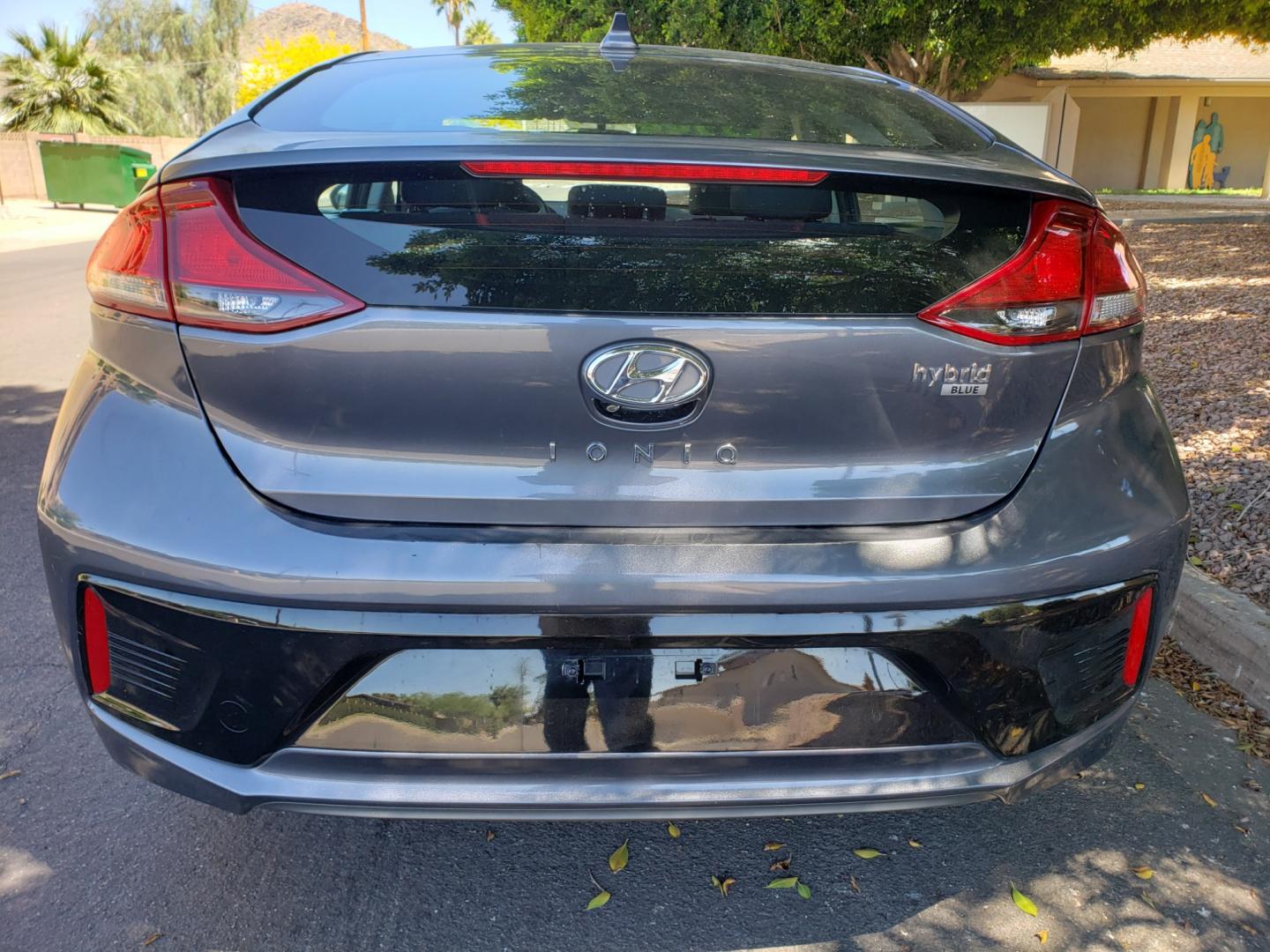 2019 /gray and lite gray Hyundai Ioniq Hybrid Blue (KMHC65LC7KU) with an 1.6L L4 DOHC 16V HYBRID engine, 6A transmission, located at 323 E Dunlap Ave., Phoenix, AZ, 85020, (602) 331-9000, 33.567677, -112.069000 - 2019 Hyundai Ioniq Hybrid,......A Must See!! No accidents, Ice cold AC. The car is gorgeous inside and out. Power windows, Power door locks, Touch screen Stereo, Phone sync, Bluetooth, Satellite compatible, backup camera, Beautiful gray and lite gray interior with dark gray cloth seats in near perfe - Photo#6