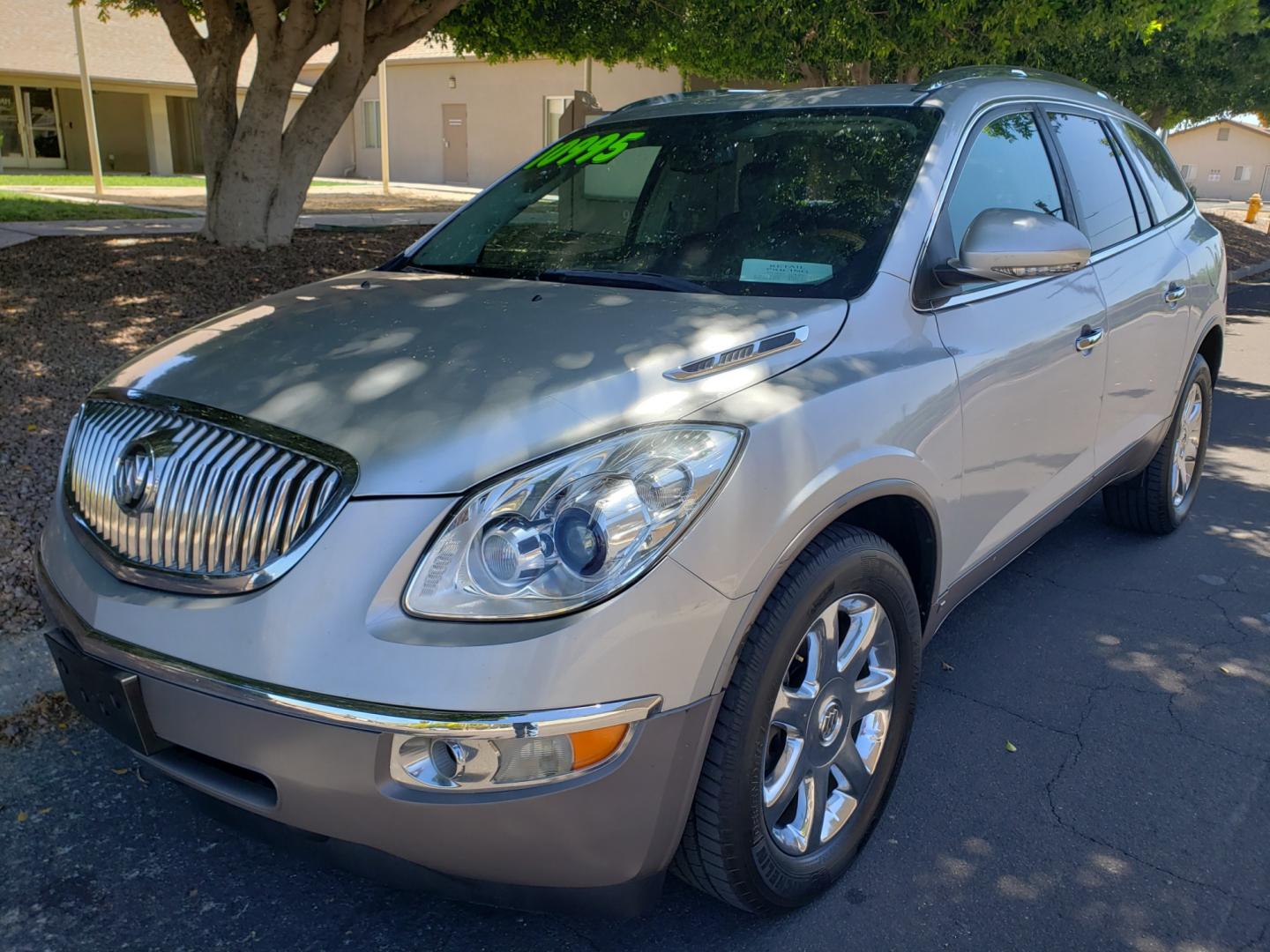 2010 /gray and black Buick Enclave CXL 2XL AWD (5GALVCED4AJ) with an 3.6L V6 DOHC 24V engine, 6-Speed Automatic Overdrive transmission, located at 323 E Dunlap Ave., Phoenix, AZ, 85020, (602) 331-9000, 33.567677, -112.069000 - 2010 Buick Enclave CXL,.......EXCELLENT condition, ONLY 123K MILES!!.... Ice Cold A/C, Black and gray interior with black leather seats in near perfect condition, 3RD row seating, Rear AC, New Tires, New brakes, Tune up, Touch screen Stereo/CD Player, Bluetooth, Phone sync, Backuup camera, Navigatio - Photo#0