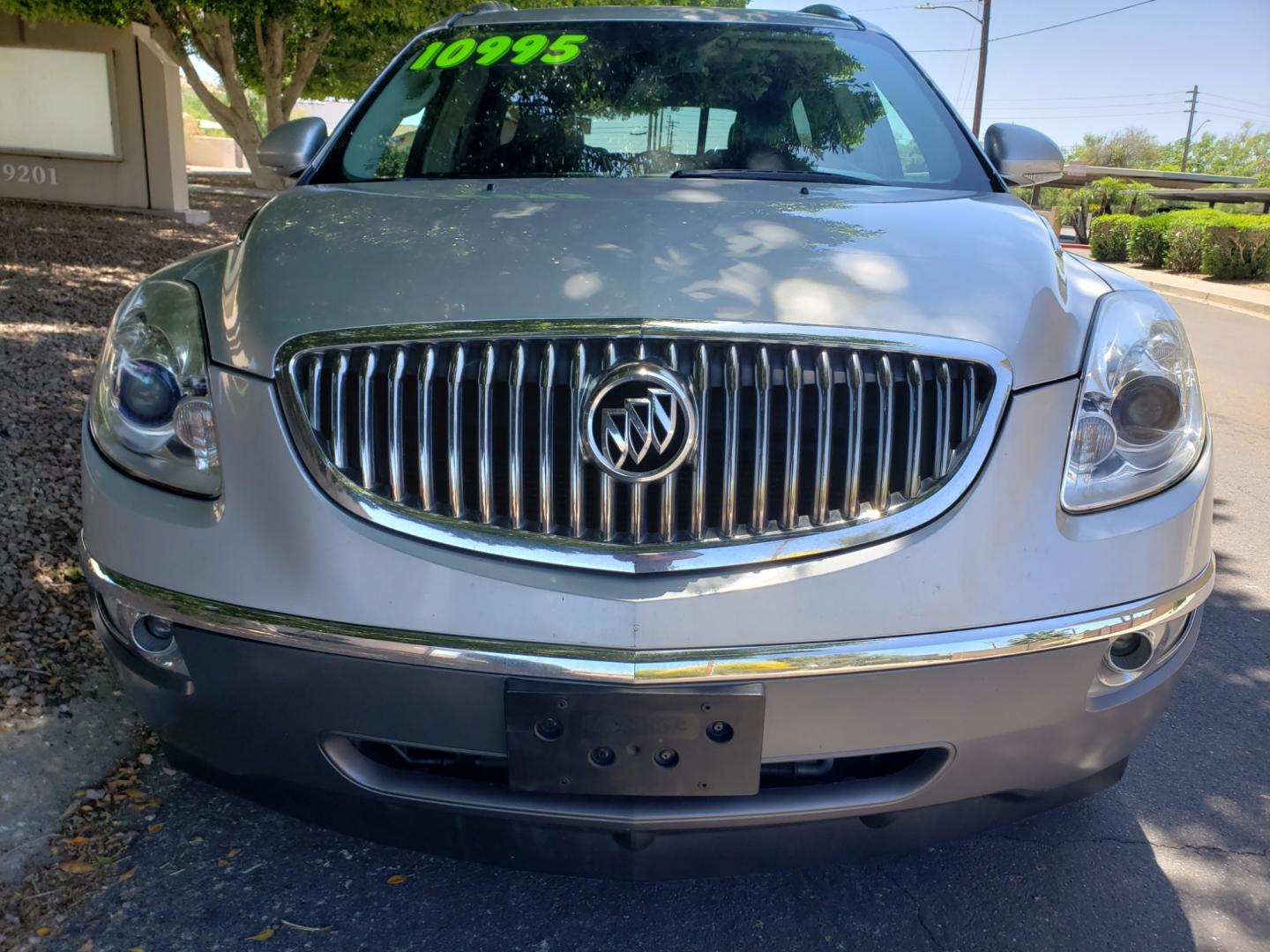 2010 /gray and black Buick Enclave CXL 2XL AWD (5GALVCED4AJ) with an 3.6L V6 DOHC 24V engine, 6-Speed Automatic Overdrive transmission, located at 323 E Dunlap Ave., Phoenix, AZ, 85020, (602) 331-9000, 33.567677, -112.069000 - 2010 Buick Enclave CXL,.......EXCELLENT condition, ONLY 123K MILES!!.... Ice Cold A/C, Black and gray interior with black leather seats in near perfect condition, 3RD row seating, Rear AC, New Tires, New brakes, Tune up, Touch screen Stereo/CD Player, Bluetooth, Phone sync, Backuup camera, Navigatio - Photo#1