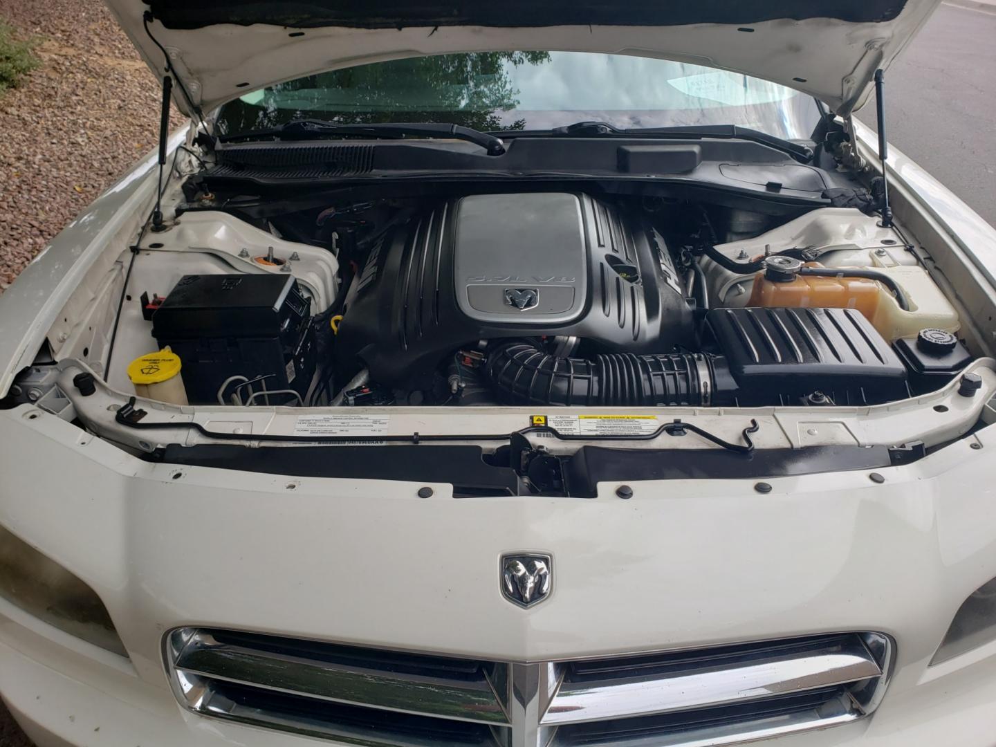 2008 WHITE /gray Dodge Charger R/T (2B3LA53H98H) with an 5.7L V8 OHV 16V engine, 5-Speed Automatic Overdrive transmission, located at 323 E Dunlap Ave., Phoenix, AZ, 85020, (602) 331-9000, 33.567677, -112.069000 - 2008 Dodge Charger R/T,.....A Must See!! No accidents, Ice cold AC. The car is gorgeous inside and out. Power windows, Power door locks, Gorgeous tinted sunroof, Touch screen Stereo/CD Player, Phone sync, Bluetooth, Satellite compatible, Navigation, Beautiful gray interior with gray leather seats in - Photo#15