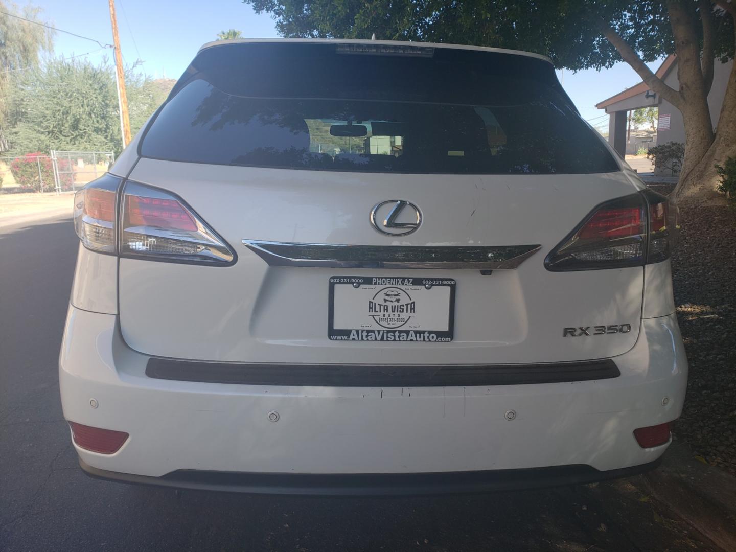 2013 WHITE /gray and black Lexus RX 350 FWD (2T2ZK1BA5DC) with an 3.5L V6 DOHC 24V engine, 5-Speed Automatic transmission, located at 323 E Dunlap Ave., Phoenix, AZ, 85020, (602) 331-9000, 33.567677, -112.069000 - Photo#7