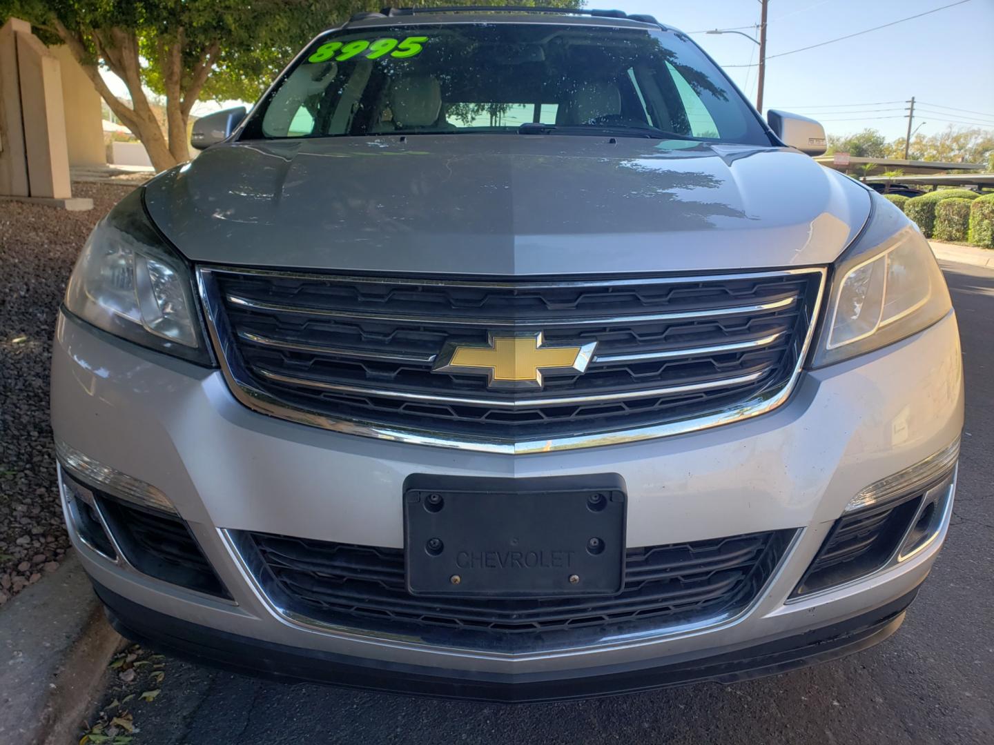 2013 /gray and lite gray Chevrolet Traverse 2LT FWD (1GNKRJKD6DJ) with an 3.6L V6 DOHC 24V engine, 6-Speed Automatic transmission, located at 323 E Dunlap Ave., Phoenix, AZ, 85020, (602) 331-9000, 33.567677, -112.069000 - Photo#1