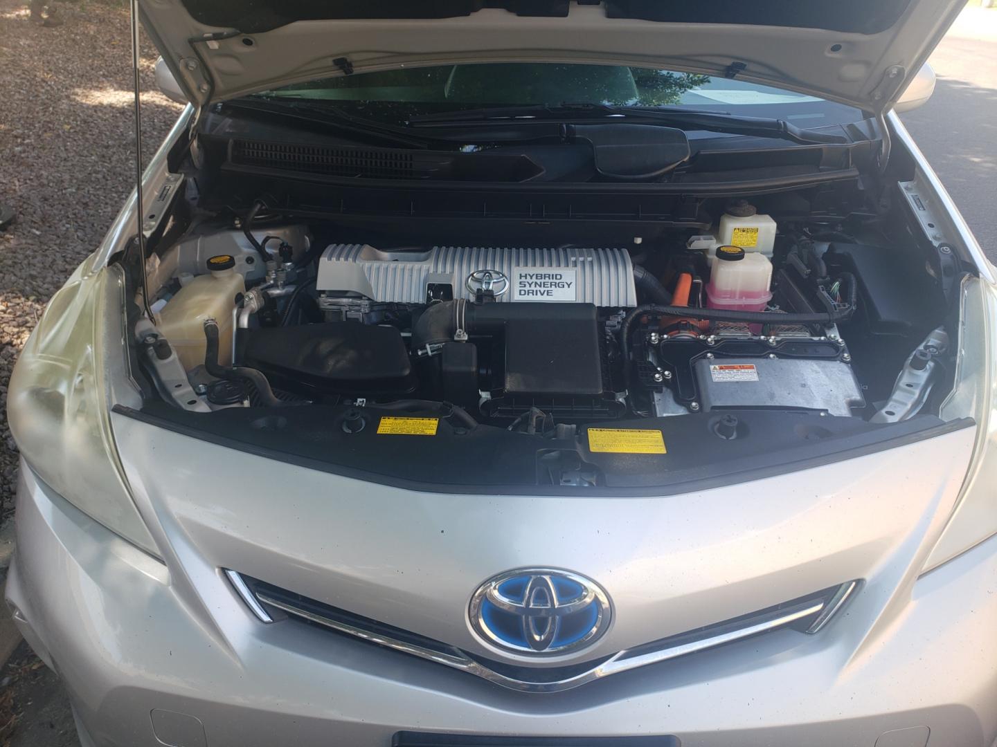 2012 /gray and lite gray Toyota Prius five (JTDZN3EU5C3) with an 1.8L L4 DOHC 16V engine, 4-Speed Automatic transmission, located at 323 E Dunlap Ave., Phoenix, AZ, 85020, (602) 331-9000, 33.567677, -112.069000 - 2012 Toyota Prius v,....... EXCELLENT condition, A Real Must See!!.... No accidents, Power everything, Ice cold ac, Stereo/CD player, bluetooth, phone sync, Clean lite gray and gray interior with gray cloth seats in near perfect condition, power windows, power door locks, clean Arizona title, Runs a - Photo#17