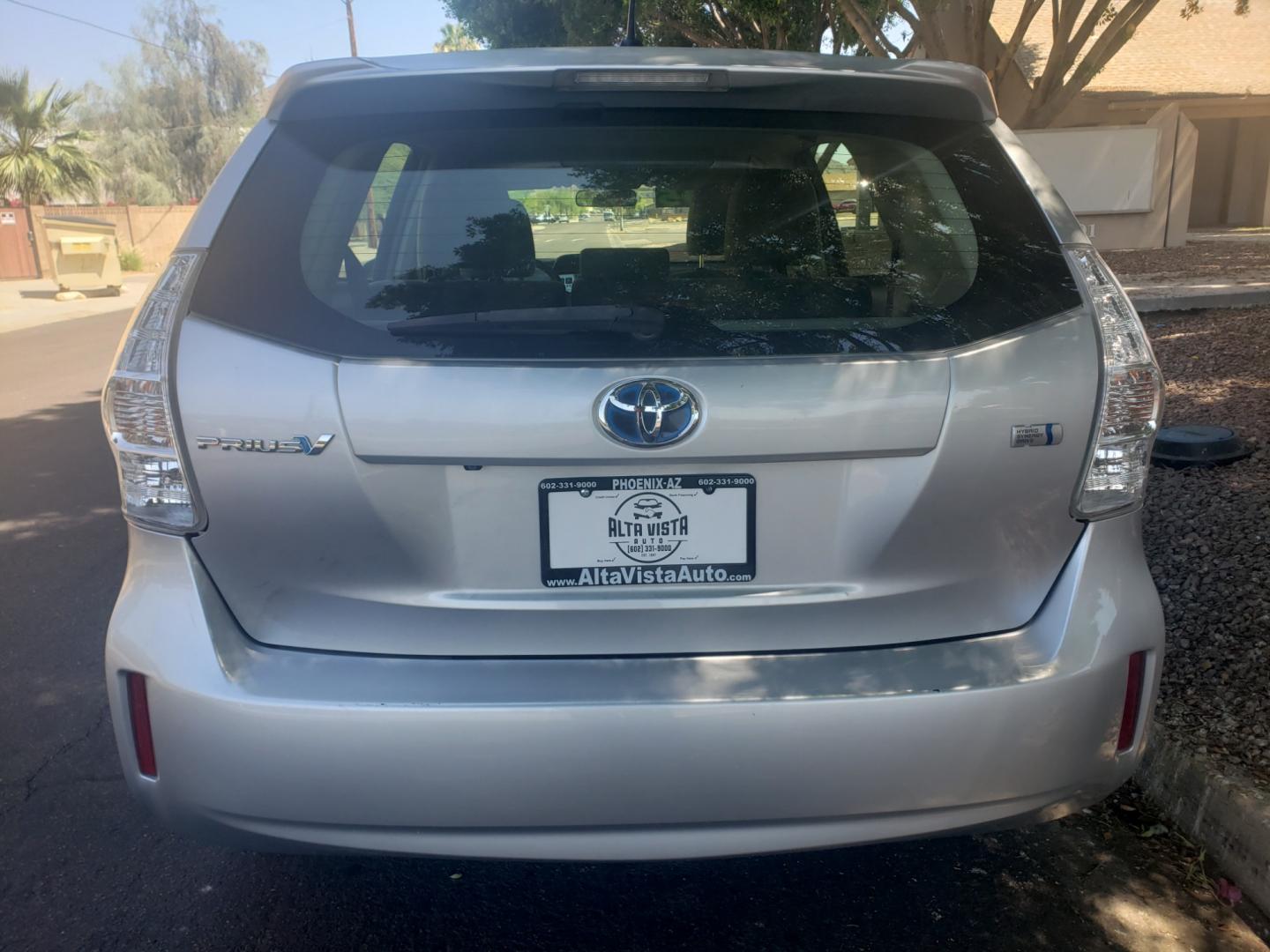 2012 /gray and lite gray Toyota Prius five (JTDZN3EU5C3) with an 1.8L L4 DOHC 16V engine, 4-Speed Automatic transmission, located at 323 E Dunlap Ave., Phoenix, AZ, 85020, (602) 331-9000, 33.567677, -112.069000 - 2012 Toyota Prius v,....... EXCELLENT condition, A Real Must See!!.... No accidents, Power everything, Ice cold ac, Stereo/CD player, bluetooth, phone sync, Clean lite gray and gray interior with gray cloth seats in near perfect condition, power windows, power door locks, clean Arizona title, Runs a - Photo#7