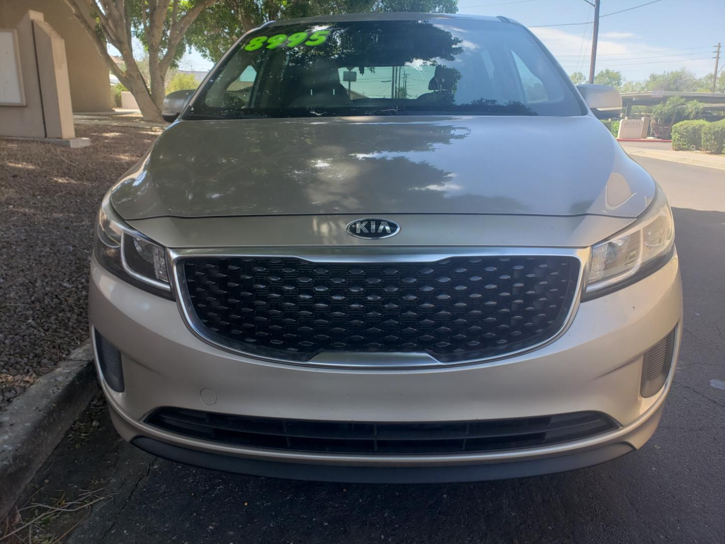 2016 /Tan and black Kia Sedona lx (KNDMB5C16G6) with an 3.3l v6 engine, 6-Speed Automatic transmission, located at 323 E Dunlap Ave., Phoenix, AZ, 85020, (602) 331-9000, 33.567677, -112.069000 - 2016 Kia Sedona LX,......EXCELLENT condition,..... A Real Must See!!.... No accidents, Clean inside and out, Power everything, Ice cold ac, Third row seating, Rear ac second and third seats, Clean Tan and black interior with Tan cloth seats in near perfect condition and the van is gorgeous. Touch sc - Photo#1