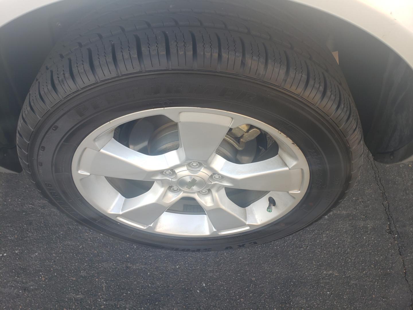 2014 /gray and black Chevrolet Captiva Sport ltz (3GNAL4EK8ES) with an 2.4L L4 DOHC 16V engine, 6-Speed Automatic transmission, located at 323 E Dunlap Ave., Phoenix, AZ, 85020, (602) 331-9000, 33.567677, -112.069000 - Photo#20