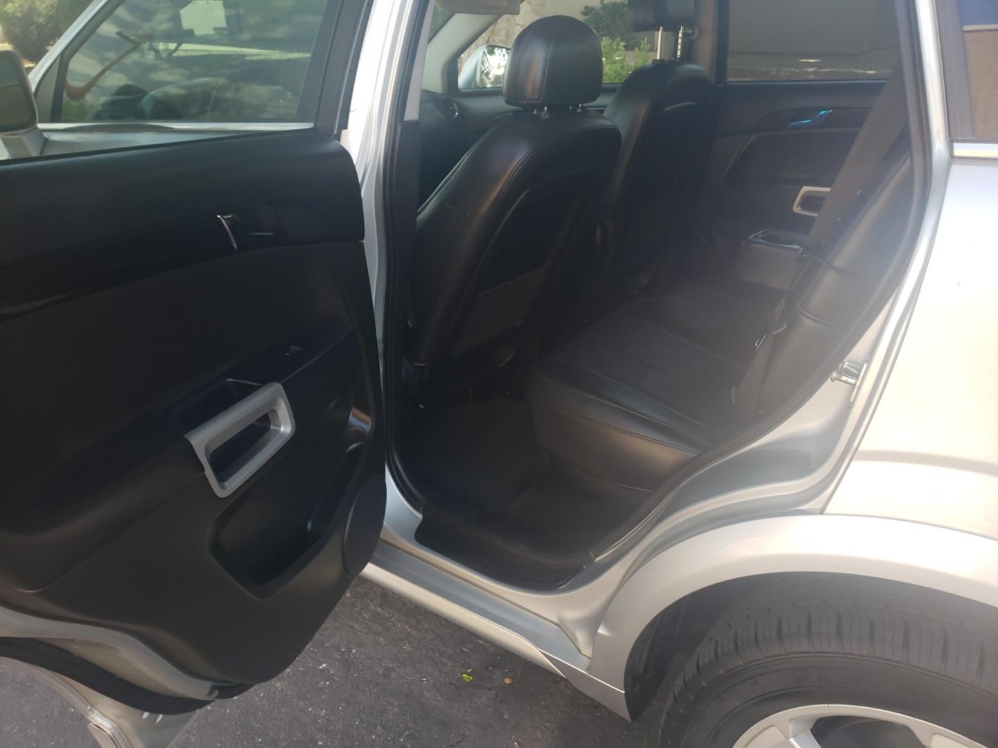 2014 /gray and black Chevrolet Captiva Sport ltz (3GNAL4EK8ES) with an 2.4L L4 DOHC 16V engine, 6-Speed Automatic transmission, located at 323 E Dunlap Ave., Phoenix, AZ, 85020, (602) 331-9000, 33.567677, -112.069000 - 2014 Chevrolet Captiva LTZ,....EXCELLENT condition, ONLY 118K MILES!!.... Ice Cold A/C, Black and gray interior with black leather seats in near perfect condition, New brakes, Tune up, Touch screen Stereo/CD Player, Bluetooth, Phone sync, Gorgeous tinted sunroof front and back,This suv is gorgeous i - Photo#10