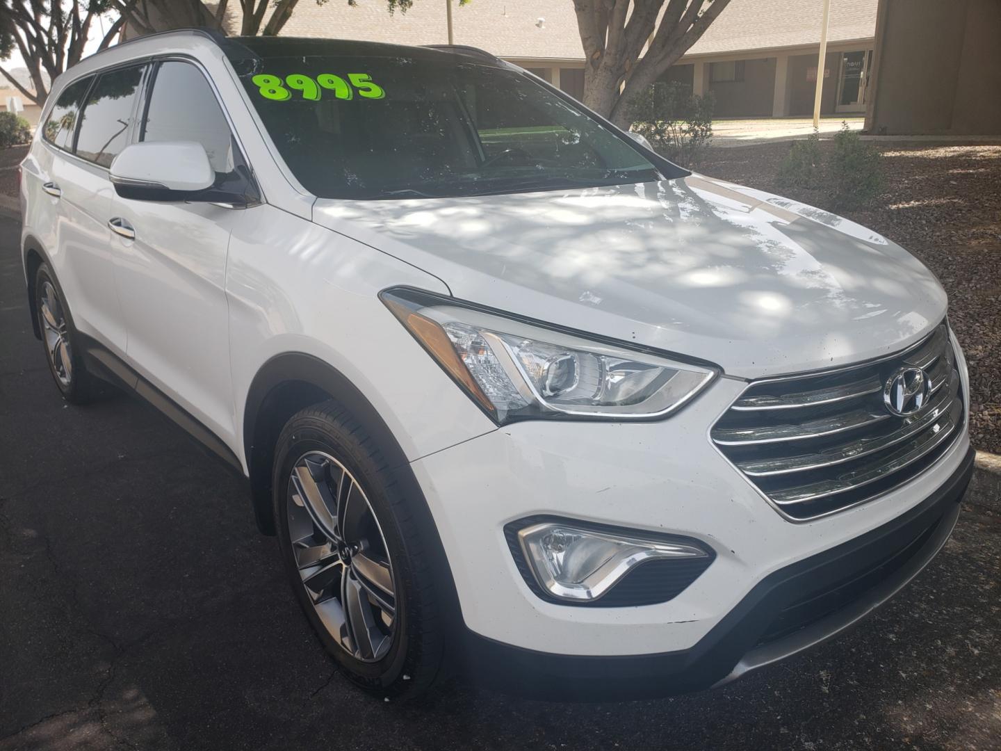 2014 /gray and black Hyundai Santa Fe gls (KM8SR4HF7EU) with an 3.3l v6 engine, 6-Speed Automatic transmission, located at 323 E Dunlap Ave., Phoenix, AZ, 85020, (602) 331-9000, 33.567677, -112.069000 - 2014 Hyundai Santa Fe GLS,.....A Must See!! No accidents, Ice cold AC. The car is gorgeous inside and out. Power windows, Power door locks, Touch screen Stereo/CD Player, Phone sync, Bluetooth, Satellite compatible, Backup camera, Navigation, 3RD Row seating, Rear a/c, Gorgeous tinted sunroof, Beaut - Photo#2