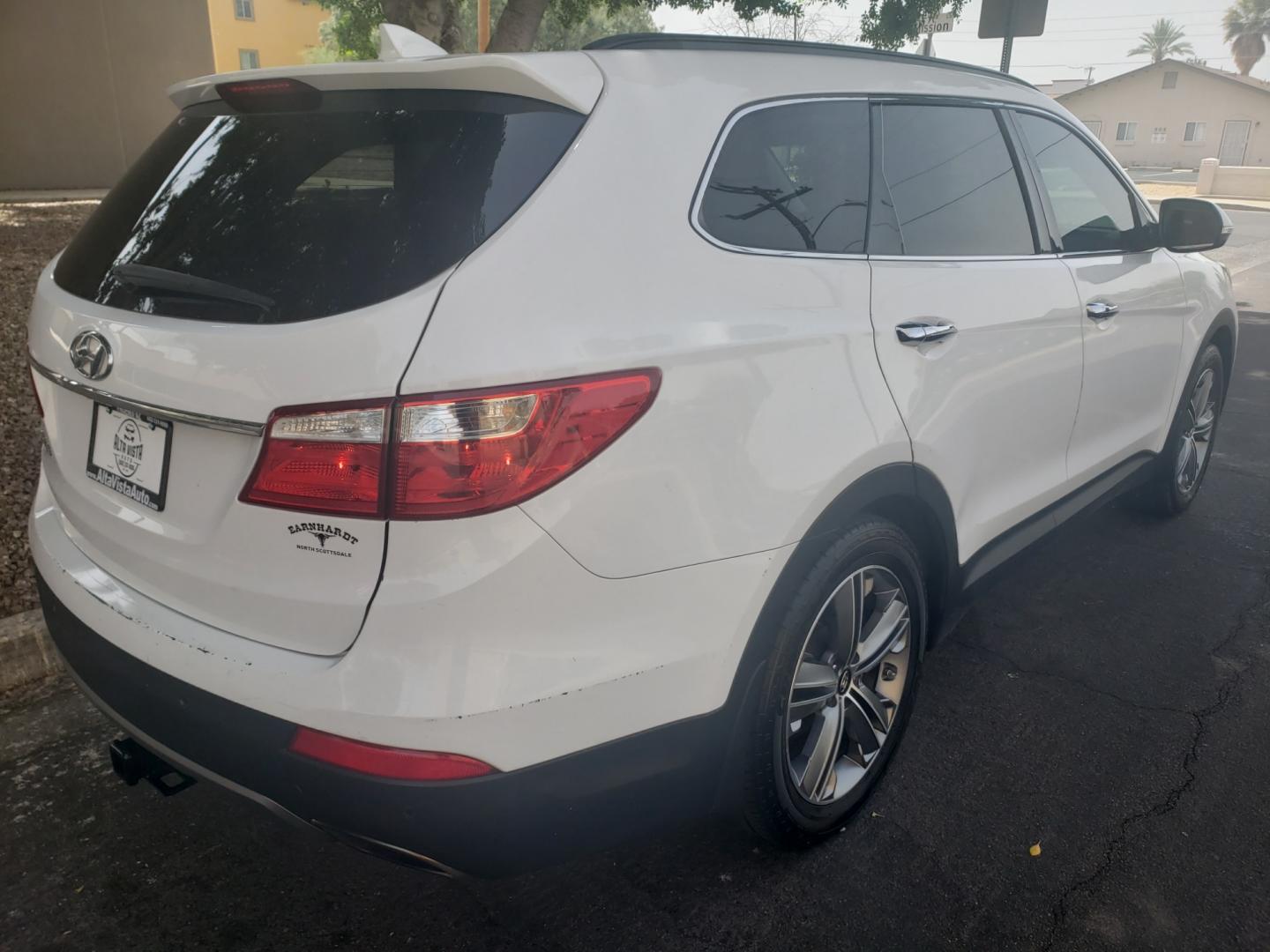 2014 /gray and black Hyundai Santa Fe gls (KM8SR4HF7EU) with an 3.3l v6 engine, 6-Speed Automatic transmission, located at 323 E Dunlap Ave., Phoenix, AZ, 85020, (602) 331-9000, 33.567677, -112.069000 - 2014 Hyundai Santa Fe GLS,.....A Must See!! No accidents, Ice cold AC. The car is gorgeous inside and out. Power windows, Power door locks, Touch screen Stereo/CD Player, Phone sync, Bluetooth, Satellite compatible, Backup camera, Navigation, 3RD Row seating, Rear a/c, Gorgeous tinted sunroof, Beaut - Photo#3