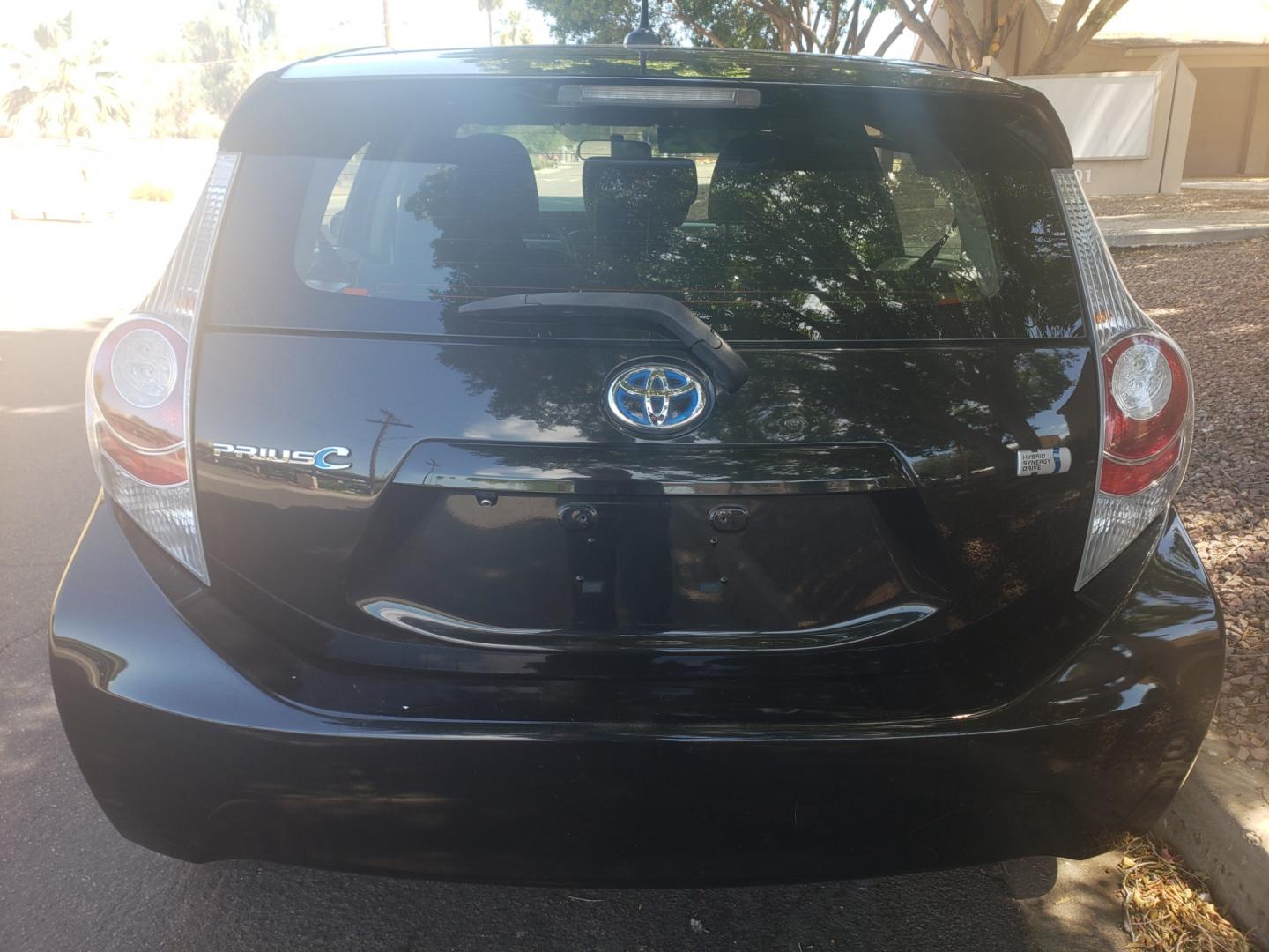 2014 /gray and black Toyota Prius c c (JTDKDTB31E1) with an 1.5l i4 engine, cvt transmission, located at 323 E Dunlap Ave., Phoenix, AZ, 85020, (602) 331-9000, 33.567677, -112.069000 - 2014 Toyota Prius C,..... EXCELLENT condition, A Real Must See!!.... No accidents, Power everything, Ice cold ac, Touch screen Stereo/CD player, bluetooth, phone sync, Navigation, satellite cpmaptible, Backup camera, Clean black and gray interior with two tone cloth seats in near perfect condition, - Photo#7