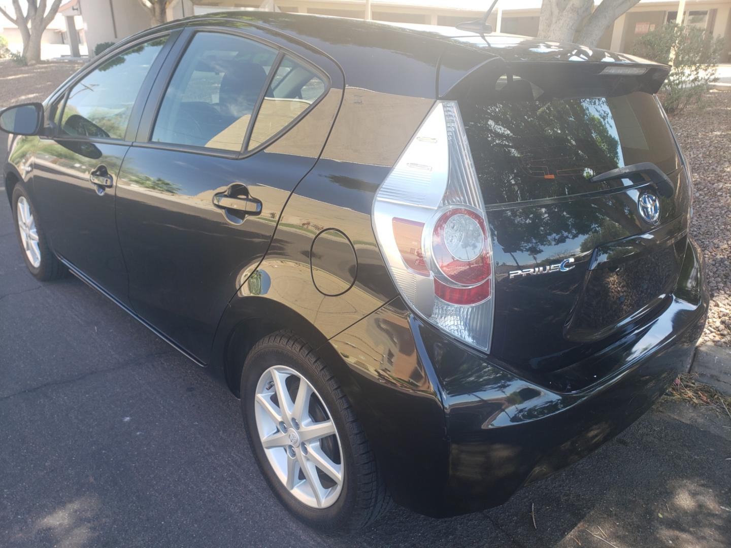 2014 /gray and black Toyota Prius c c (JTDKDTB31E1) with an 1.5l i4 engine, cvt transmission, located at 323 E Dunlap Ave., Phoenix, AZ, 85020, (602) 331-9000, 33.567677, -112.069000 - 2014 Toyota Prius C,..... EXCELLENT condition, A Real Must See!!.... No accidents, Power everything, Ice cold ac, Touch screen Stereo/CD player, bluetooth, phone sync, Navigation, satellite cpmaptible, Backup camera, Clean black and gray interior with two tone cloth seats in near perfect condition, - Photo#5