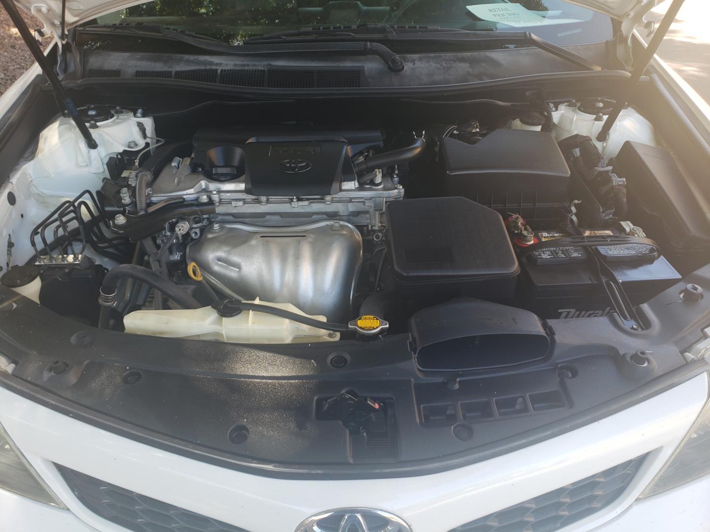 2013 /gray and black Toyota Camry se (4T1BF1FK7DU) with an 2.5L L4 DOHC 16V engine, 6-Speed Automatic transmission, located at 323 E Dunlap Ave., Phoenix, AZ, 85020, (602) 331-9000, 33.567677, -112.069000 - Photo#17