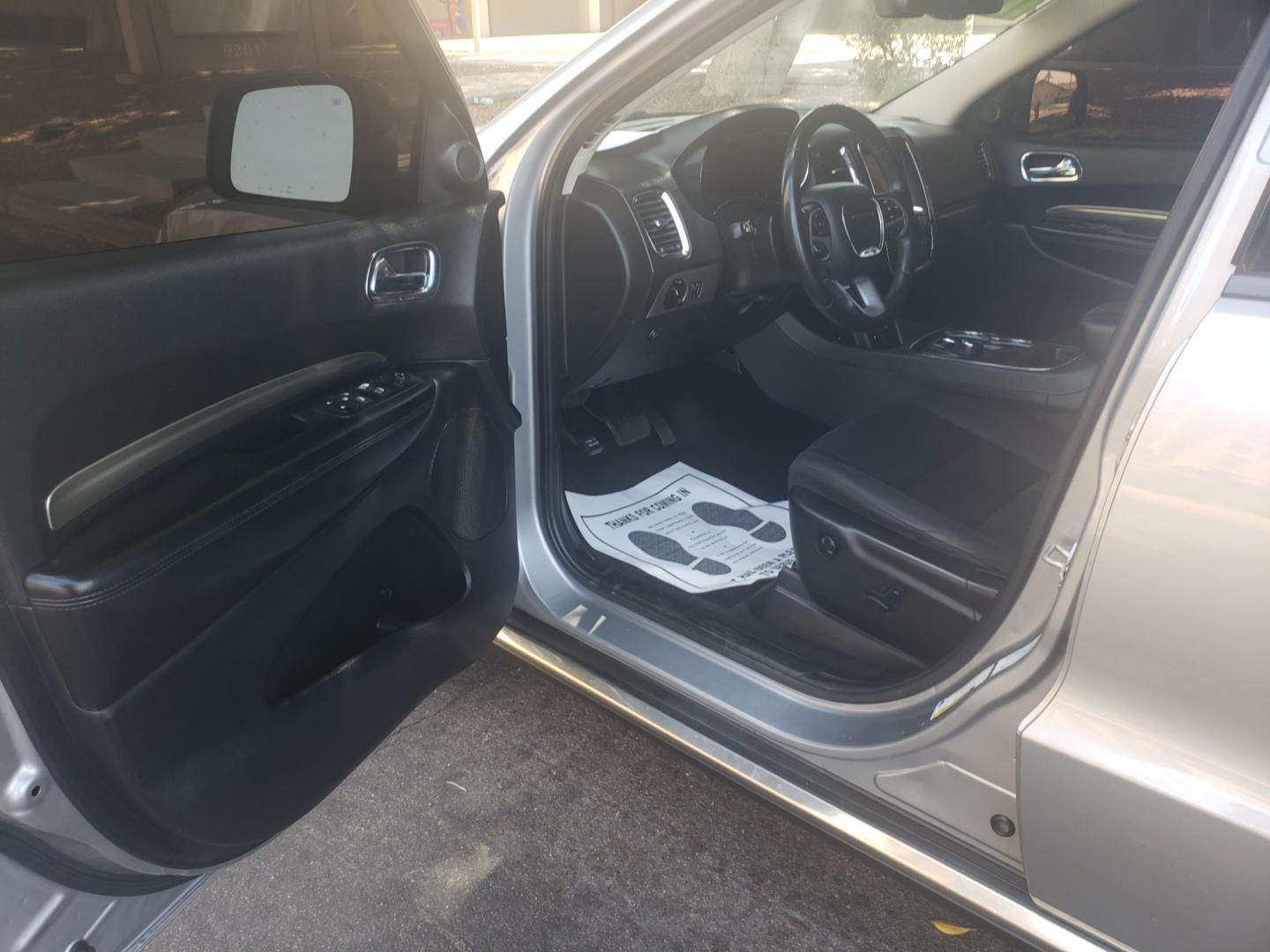 2014 /gray and black Dodge Durango sxt (1C4RDHAG7EC) with an 3.6L V6 DOHC 24V engine, 8 speed auto transmission, located at 323 E Dunlap Ave., Phoenix, AZ, 85020, (602) 331-9000, 33.567677, -112.069000 - 2014 Dodge Durango SXT,......EXCELLENT condition,......Ice Cold A/C, Clean Black and gray interior with black cloth seats in near perfect condition, 3RD row seating, Rear AC, New brakes, Tune up, Touch screen Stereo/CD Player, Bluetooth, Phone sync, Satellite compatible, Backup camera, This suv is g - Photo#7