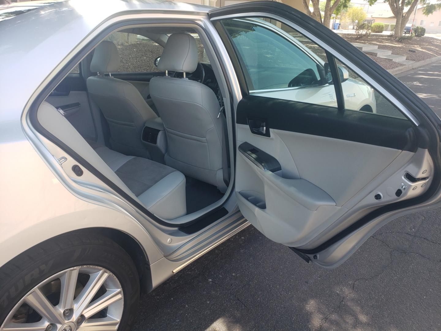 2012 /gray and black Toyota Camry Hybrid le (4T1BD1FK0CU) with an 2.5L L4 DOHC 16V HYBRID engine, Continuously Variable Transmission transmission, located at 323 E Dunlap Ave., Phoenix, AZ, 85020, (602) 331-9000, 33.567677, -112.069000 - 2012 Toyota Camry Hybrid 4dr Sdn ,.....A Must See!! No accidents, Ice cold AC. The car is gorgeous inside and out. Power windows, Power door locks, Touch screen Stereo, Phone sync, Bluetooth, Navigation, backup camera, Beautiful gray and black interior with gray leather seats in near perfect conditi - Photo#14