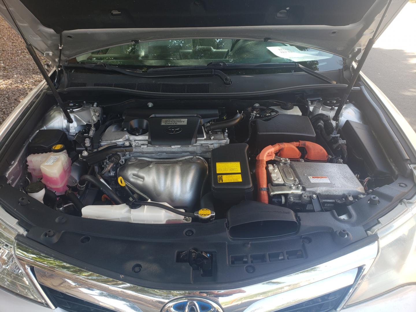 2012 /gray and black Toyota Camry Hybrid le (4T1BD1FK0CU) with an 2.5L L4 DOHC 16V HYBRID engine, Continuously Variable Transmission transmission, located at 323 E Dunlap Ave., Phoenix, AZ, 85020, (602) 331-9000, 33.567677, -112.069000 - 2012 Toyota Camry Hybrid 4dr Sdn ,.....A Must See!! No accidents, Ice cold AC. The car is gorgeous inside and out. Power windows, Power door locks, Touch screen Stereo, Phone sync, Bluetooth, Navigation, backup camera, Beautiful gray and black interior with gray leather seats in near perfect conditi - Photo#19