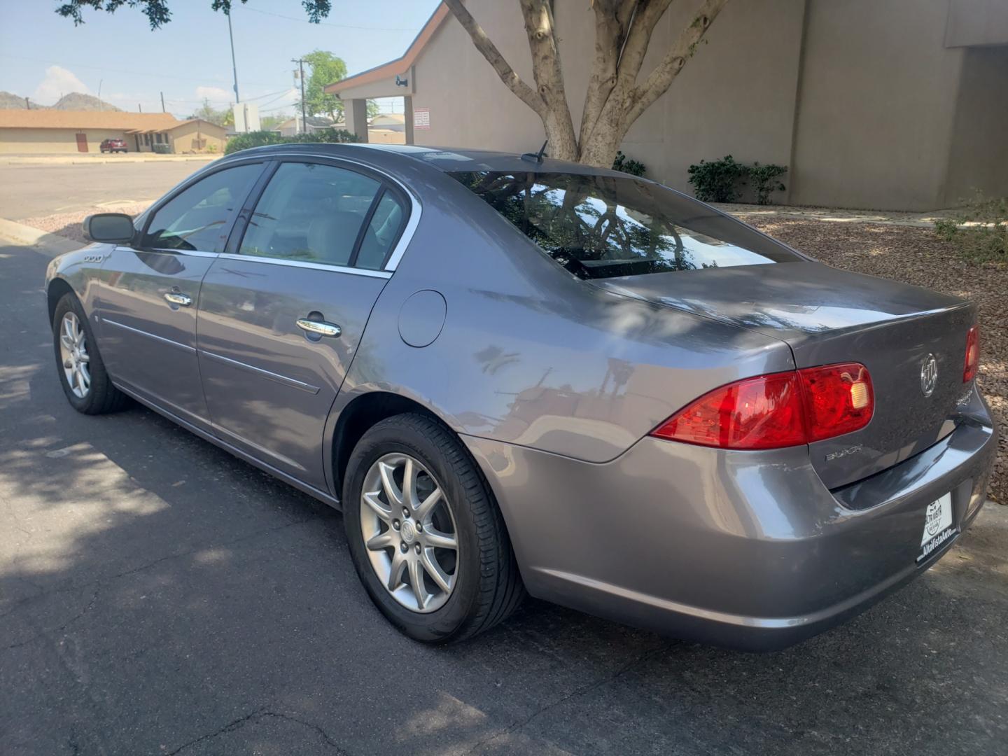 2007 /gray Buick Lucerne cxl (1G4HD57227U) with an 3.8l v6 engine, 4-Speed Automatic transmission, located at 323 E Dunlap Ave., Phoenix, AZ, 85020, (602) 331-9000, 33.567677, -112.069000 - 2007 Buick Lucerne 4dr Sdn V6 CXL,.....A Must See!! ……..No accidents,……. Ice cold AC. The car is gorgeous inside and out. Power windows, Power door locks, Stereo/CD Player, Phone sync, Bluetooth, Beautiful gray interior with gray leather seats in near perfect condition, Gorgeous tinted sun - Photo#5