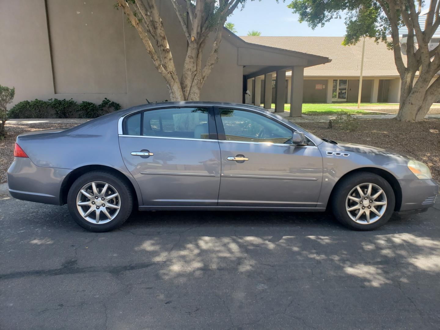 2007 /gray Buick Lucerne cxl (1G4HD57227U) with an 3.8l v6 engine, 4-Speed Automatic transmission, located at 323 E Dunlap Ave., Phoenix, AZ, 85020, (602) 331-9000, 33.567677, -112.069000 - 2007 Buick Lucerne 4dr Sdn V6 CXL,.....A Must See!! ……..No accidents,……. Ice cold AC. The car is gorgeous inside and out. Power windows, Power door locks, Stereo/CD Player, Phone sync, Bluetooth, Beautiful gray interior with gray leather seats in near perfect condition, Gorgeous tinted sun - Photo#4