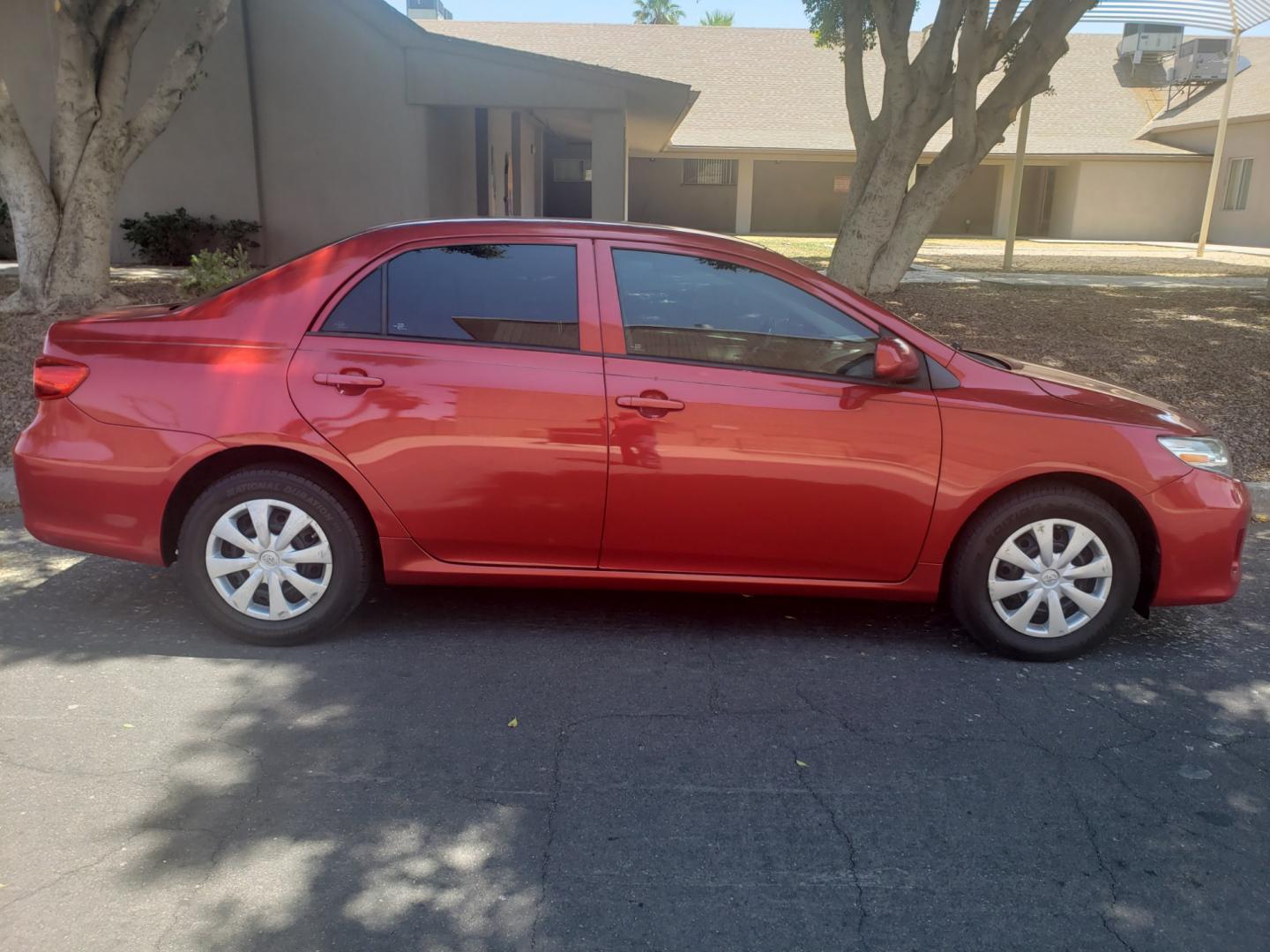 2012 /Tan and black Toyota Corolla l (5YFBU4EE0CP) with an 1.8L L4 DOHC 16V engine, 4-Speed Automatic transmission, located at 323 E Dunlap Ave., Phoenix, AZ, 85020, (602) 331-9000, 33.567677, -112.069000 - Photo#4