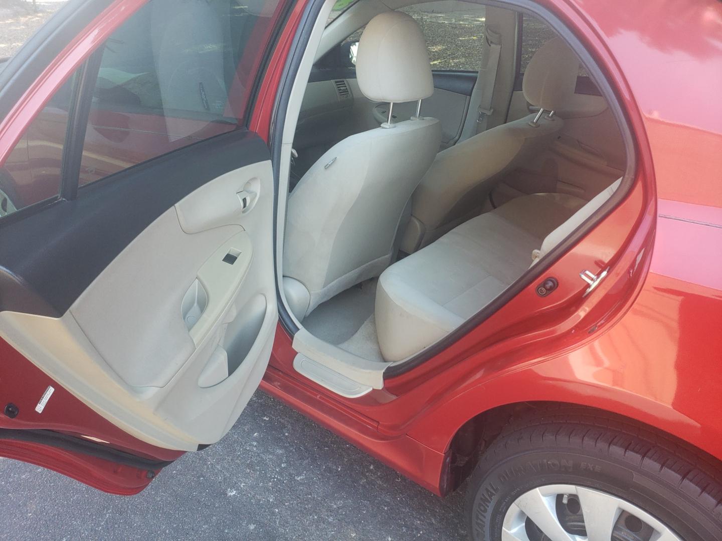 2012 /Tan and black Toyota Corolla l (5YFBU4EE0CP) with an 1.8L L4 DOHC 16V engine, 4-Speed Automatic transmission, located at 323 E Dunlap Ave., Phoenix, AZ, 85020, (602) 331-9000, 33.567677, -112.069000 - 2012 Toyota Corolla 4dr Sdn Auto L (Natl),....... EXCELLENT condition,..… A Real Must See!!.... No accidents, Power everything, Ice cold ac, Clean tan and Black interior with tan cloth seats in near perfect condition, power windows, power door locks, Stereo/CD Player, clean Arizona title, Runs an - Photo#9