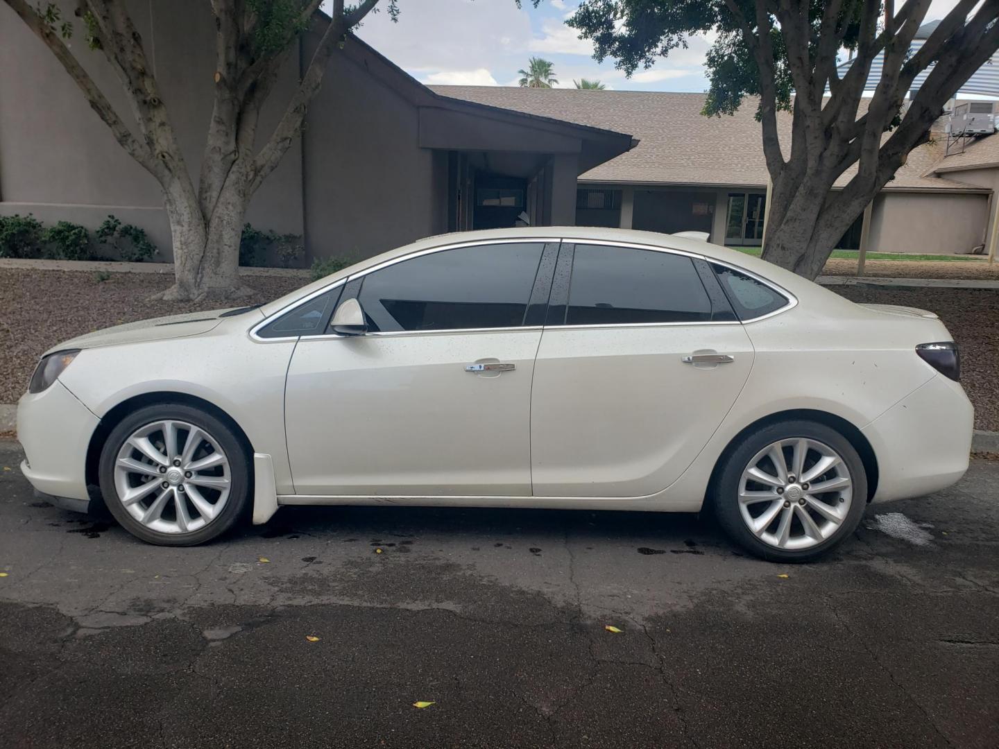 2015 WHITE /brown and tan Buick Verano ptg (1G4PT5SV1F4) with an 2.0L L4 DOHC 16V engine, automatic transmission, located at 323 E Dunlap Ave., Phoenix, AZ, 85020, (602) 331-9000, 33.567677, -112.069000 - 2015 Buick Verano 4dr Sdn Premium Turbo Group,……. EXCELLENT condition,…… A Real Must See!!.... No accidents, Power everything, Ice cold ac, brown and tan interior with tan leather seats in near perfect condition, power windows, power door locks, stereo/cd player, phone sync, blue tooth, back - Photo#5