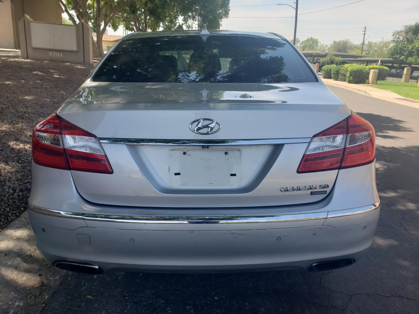 2012 /gray and black Hyundai Genesis 5.0l (KMHGC4DH9CU) with an 5.0l v8 engine, 8 speed auto transmission, located at 323 E Dunlap Ave., Phoenix, AZ, 85020, (602) 331-9000, 33.567677, -112.069000 - 2012 Hyundai Genesis 4dr Sdn V8 5.0L R-Spec,…..A Must See!! ……..No accidents,……. Ice cold AC front and rear. The car is gorgeous inside and out. Power windows, Power door locks, Stereo/CD Player, Phone sync, Bluetooth, Satellite compatible, Navigation, Beautiful gray and black interior wit - Photo#7