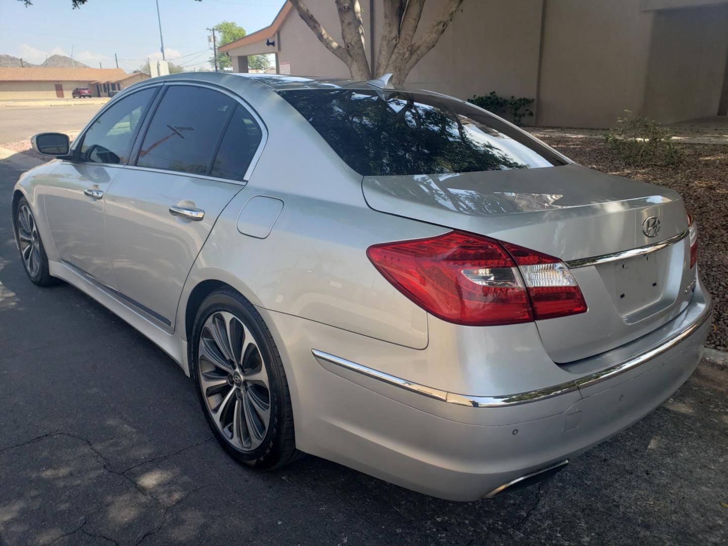 2012 /gray and black Hyundai Genesis 5.0l (KMHGC4DH9CU) with an 5.0l v8 engine, 8 speed auto transmission, located at 323 E Dunlap Ave., Phoenix, AZ, 85020, (602) 331-9000, 33.567677, -112.069000 - 2012 Hyundai Genesis 4dr Sdn V8 5.0L R-Spec,…..A Must See!! ……..No accidents,……. Ice cold AC front and rear. The car is gorgeous inside and out. Power windows, Power door locks, Stereo/CD Player, Phone sync, Bluetooth, Satellite compatible, Navigation, Beautiful gray and black interior wit - Photo#5