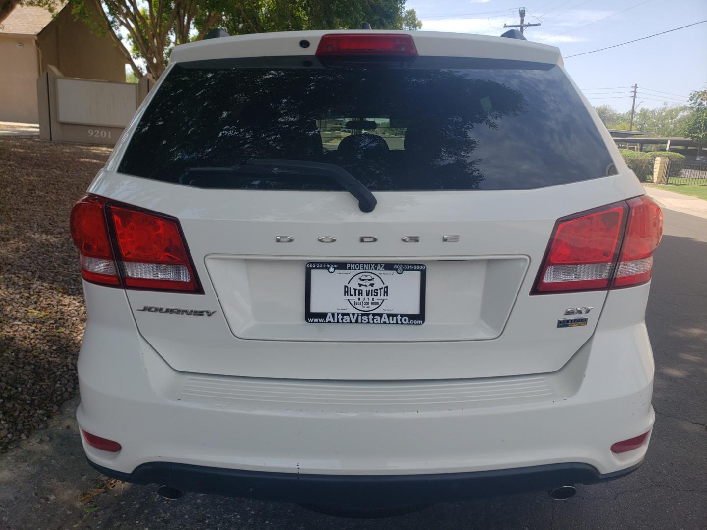 2016 WHITE /gray and black Dodge Journey SXT (3C4PDCBG6GT) with an 3.6L V6 DOHC 24V engine, 6-Speed Automatic transmission, located at 323 E Dunlap Ave., Phoenix, AZ, 85020, (602) 331-9000, 33.567677, -112.069000 - 2016 Dodge Journey FWD 4dr SXT,……..EXCELLENT condition,......Ice Cold A/C, Clean Black and gray interior with black cloth seats in near perfect condition, 3RD row seating, Rear AC, New brakes, Tune up, Stereo/CD Player, Bluetooth, Phone sync, Satellite compatible, This suv is gorgeous inside and - Photo#6