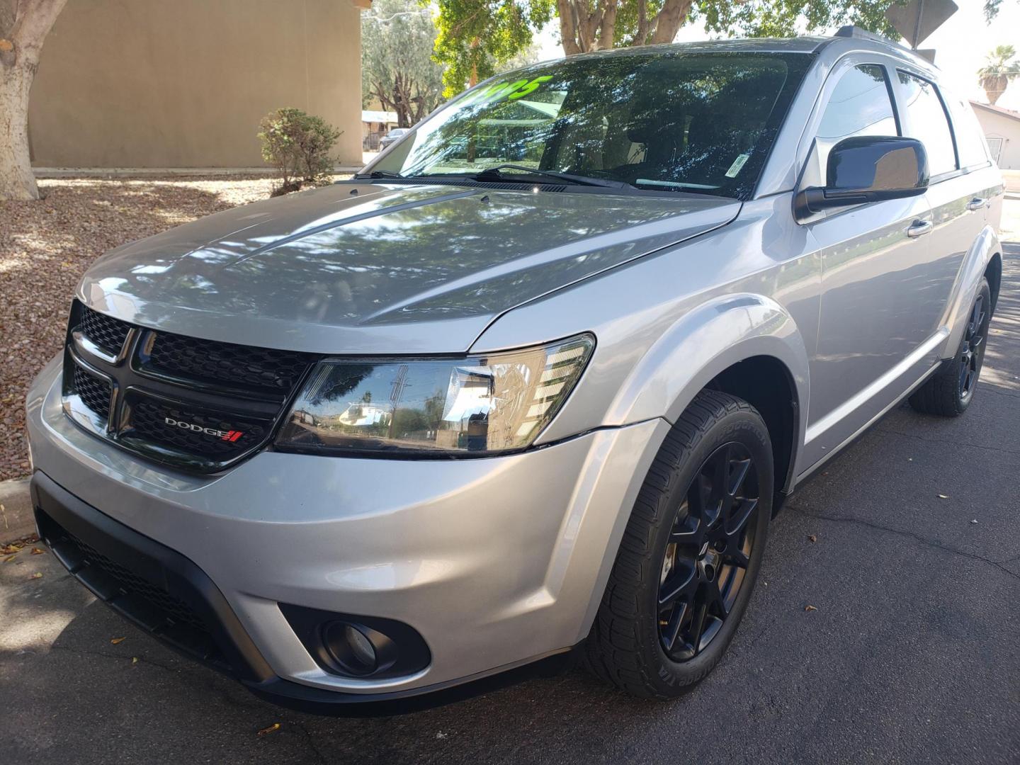 2018 /gray and black Dodge Journey SXT (3C4PDCBB2JT) with an 2.4L L6 DOHC 16V engine, 4A transmission, located at 323 E Dunlap Ave., Phoenix, AZ, 85020, (602) 331-9000, 33.567677, -112.069000 - 2018 Dodge Journey SXT,……..EXCELLENT condition,......ONLY 85K MILES.........Ice Cold A/C, Clean Black and gray interior with black cloth seats in near perfect condition, 3RD row seating, Rear AC, New brakes, Tune up, Stereo/CD Player, Bluetooth, Phone sync, Satellite compatible, This suv is gorg - Photo#0