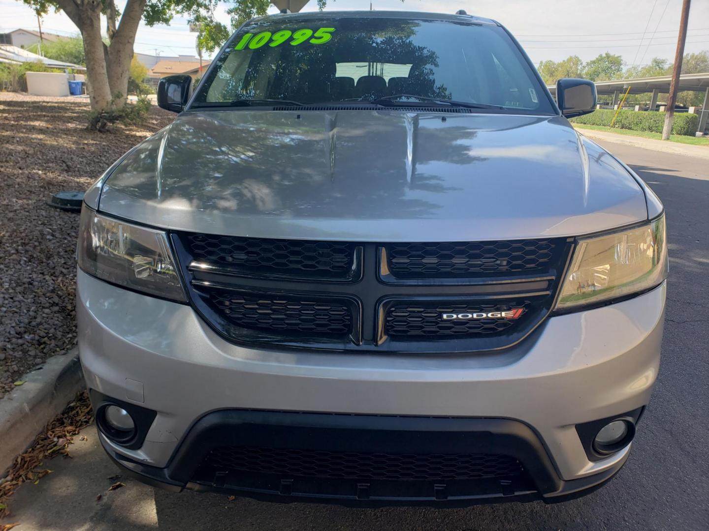 2018 /gray and black Dodge Journey SXT (3C4PDCBB2JT) with an 2.4L L6 DOHC 16V engine, 4A transmission, located at 323 E Dunlap Ave., Phoenix, AZ, 85020, (602) 331-9000, 33.567677, -112.069000 - 2018 Dodge Journey SXT,……..EXCELLENT condition,......ONLY 85K MILES.........Ice Cold A/C, Clean Black and gray interior with black cloth seats in near perfect condition, 3RD row seating, Rear AC, New brakes, Tune up, Stereo/CD Player, Bluetooth, Phone sync, Satellite compatible, This suv is gorg - Photo#1