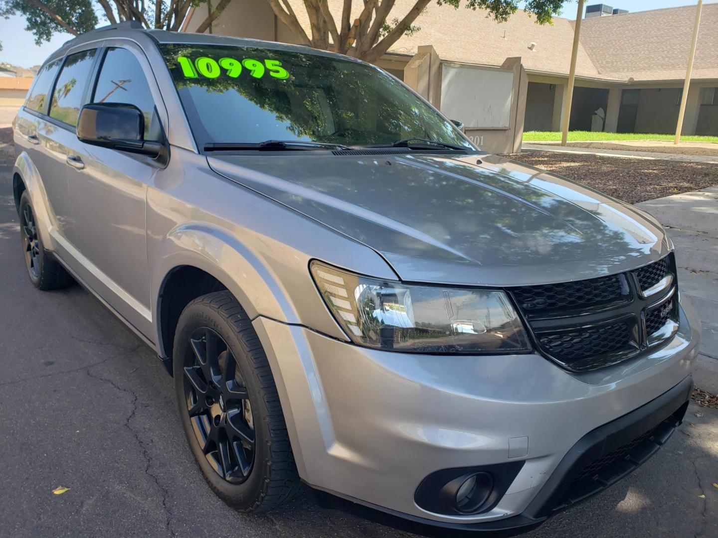 2018 /gray and black Dodge Journey SXT (3C4PDCBB2JT) with an 2.4L L6 DOHC 16V engine, 4A transmission, located at 323 E Dunlap Ave., Phoenix, AZ, 85020, (602) 331-9000, 33.567677, -112.069000 - 2018 Dodge Journey SXT,……..EXCELLENT condition,......ONLY 85K MILES.........Ice Cold A/C, Clean Black and gray interior with black cloth seats in near perfect condition, 3RD row seating, Rear AC, New brakes, Tune up, Stereo/CD Player, Bluetooth, Phone sync, Satellite compatible, This suv is gorg - Photo#2