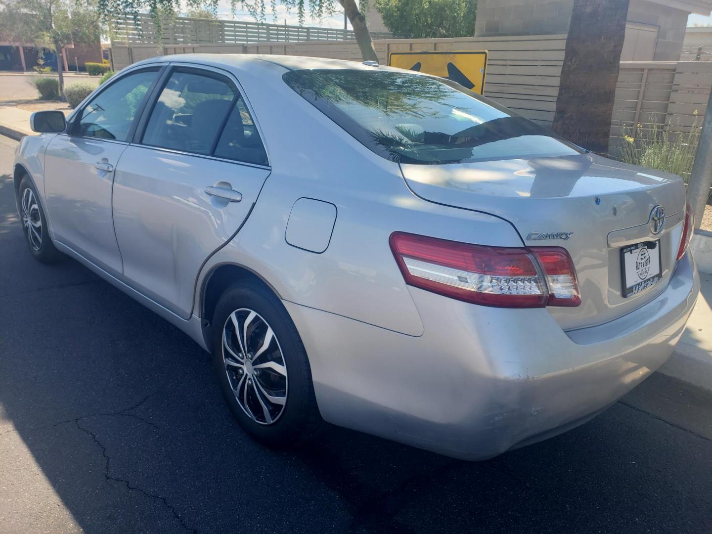 2011 /gray Toyota Camry Base 6-Spd AT (4T4BF3EK0BR) with an 2.5L L4 DOHC 16V engine, 6-Speed Automatic transmission, located at 323 E Dunlap Ave., Phoenix, AZ, 85020, (602) 331-9000, 33.567677, -112.069000 - Photo#5