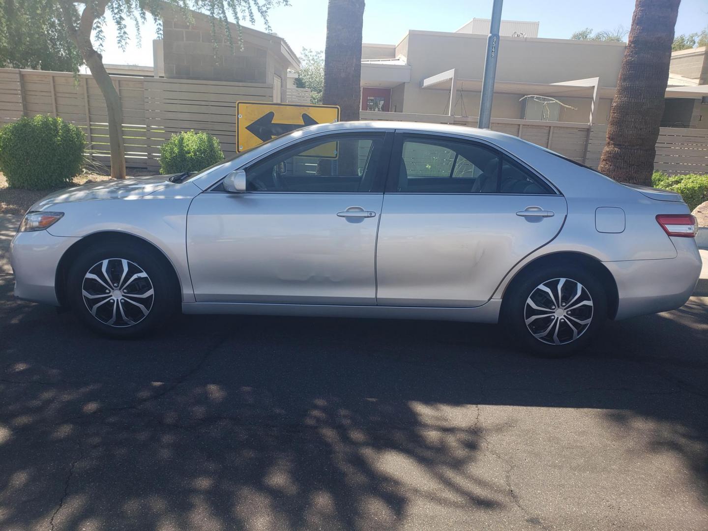 2011 /gray Toyota Camry Base 6-Spd AT (4T4BF3EK0BR) with an 2.5L L4 DOHC 16V engine, 6-Speed Automatic transmission, located at 323 E Dunlap Ave., Phoenix, AZ, 85020, (602) 331-9000, 33.567677, -112.069000 - Photo#6