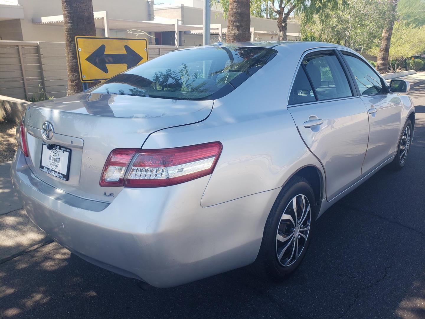 2011 /gray Toyota Camry Base 6-Spd AT (4T4BF3EK0BR) with an 2.5L L4 DOHC 16V engine, 6-Speed Automatic transmission, located at 323 E Dunlap Ave., Phoenix, AZ, 85020, (602) 331-9000, 33.567677, -112.069000 - Photo#3