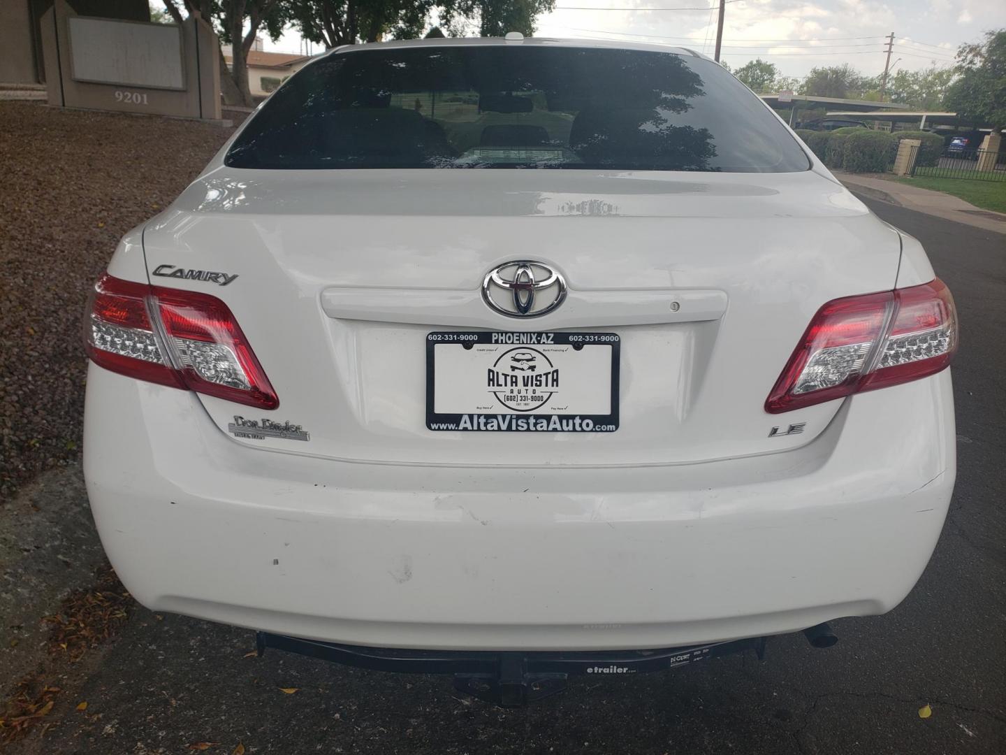 2011 WHITE /gray Toyota Camry Base 6-Spd AT (4T4BF3EK6BR) with an 2.5L L4 DOHC 16V engine, 6-Speed Automatic transmission, located at 323 E Dunlap Ave., Phoenix, AZ, 85020, (602) 331-9000, 33.567677, -112.069000 - 2011 Toyota Camry Base 6-Spd AT,......A Must See!!..... No accidents,..... Ice cold AC. The car is gorgeous inside and out. Power windows, Power door locks, Stereo/CD Player, Phone sync, Bluetooth, Beautiful gray interior with Gray cloth seats in near perfect condition, Incredible gas mileage! Clean - Photo#6