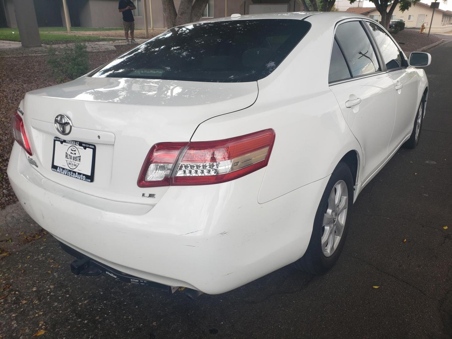 2011 WHITE /gray Toyota Camry Base 6-Spd AT (4T4BF3EK6BR) with an 2.5L L4 DOHC 16V engine, 6-Speed Automatic transmission, located at 323 E Dunlap Ave., Phoenix, AZ, 85020, (602) 331-9000, 33.567677, -112.069000 - 2011 Toyota Camry Base 6-Spd AT,......A Must See!!..... No accidents,..... Ice cold AC. The car is gorgeous inside and out. Power windows, Power door locks, Stereo/CD Player, Phone sync, Bluetooth, Beautiful gray interior with Gray cloth seats in near perfect condition, Incredible gas mileage! Clean - Photo#2