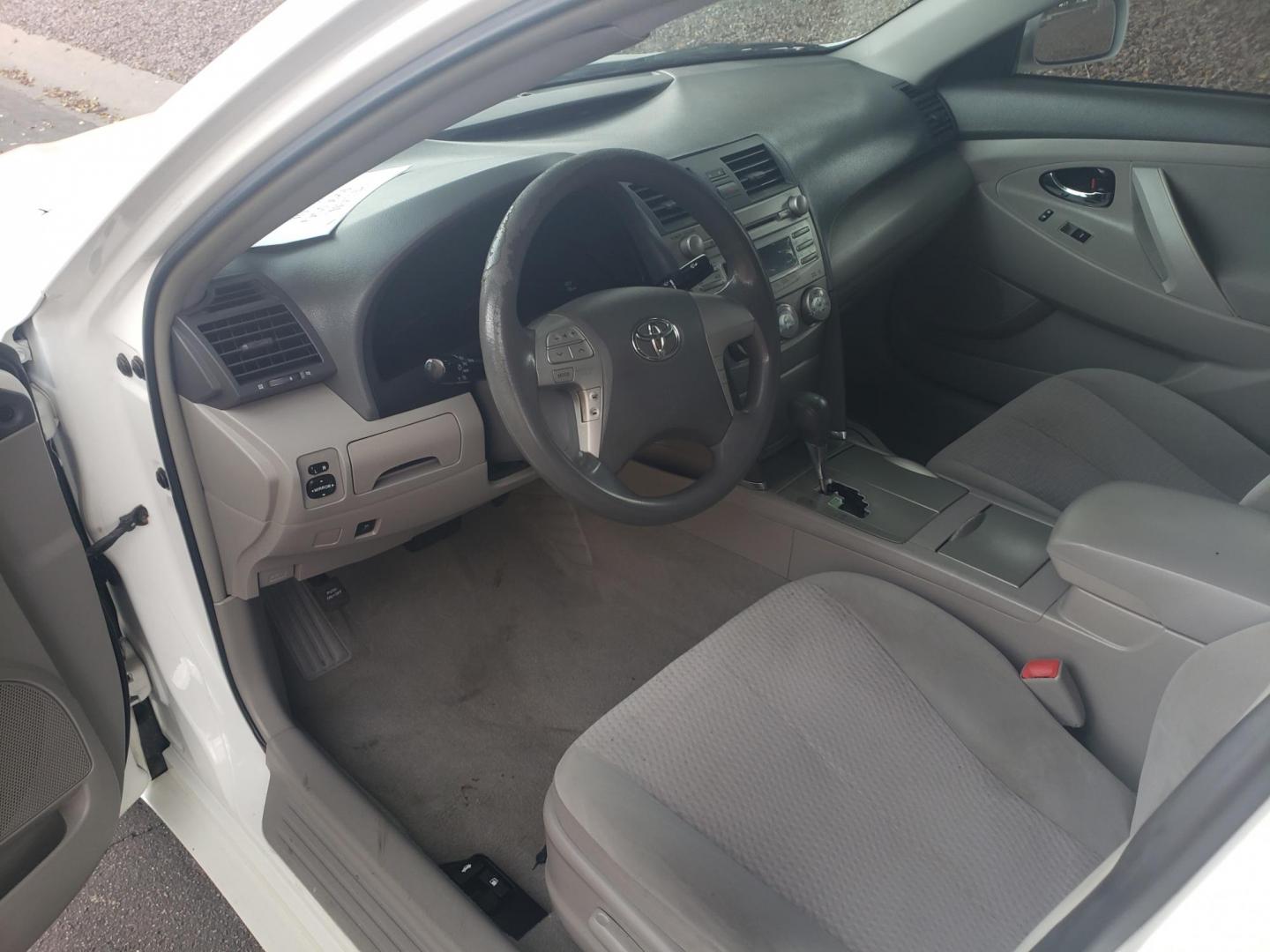 2011 WHITE /gray Toyota Camry Base 6-Spd AT (4T4BF3EK6BR) with an 2.5L L4 DOHC 16V engine, 6-Speed Automatic transmission, located at 323 E Dunlap Ave., Phoenix, AZ, 85020, (602) 331-9000, 33.567677, -112.069000 - 2011 Toyota Camry Base 6-Spd AT,......A Must See!!..... No accidents,..... Ice cold AC. The car is gorgeous inside and out. Power windows, Power door locks, Stereo/CD Player, Phone sync, Bluetooth, Beautiful gray interior with Gray cloth seats in near perfect condition, Incredible gas mileage! Clean - Photo#8