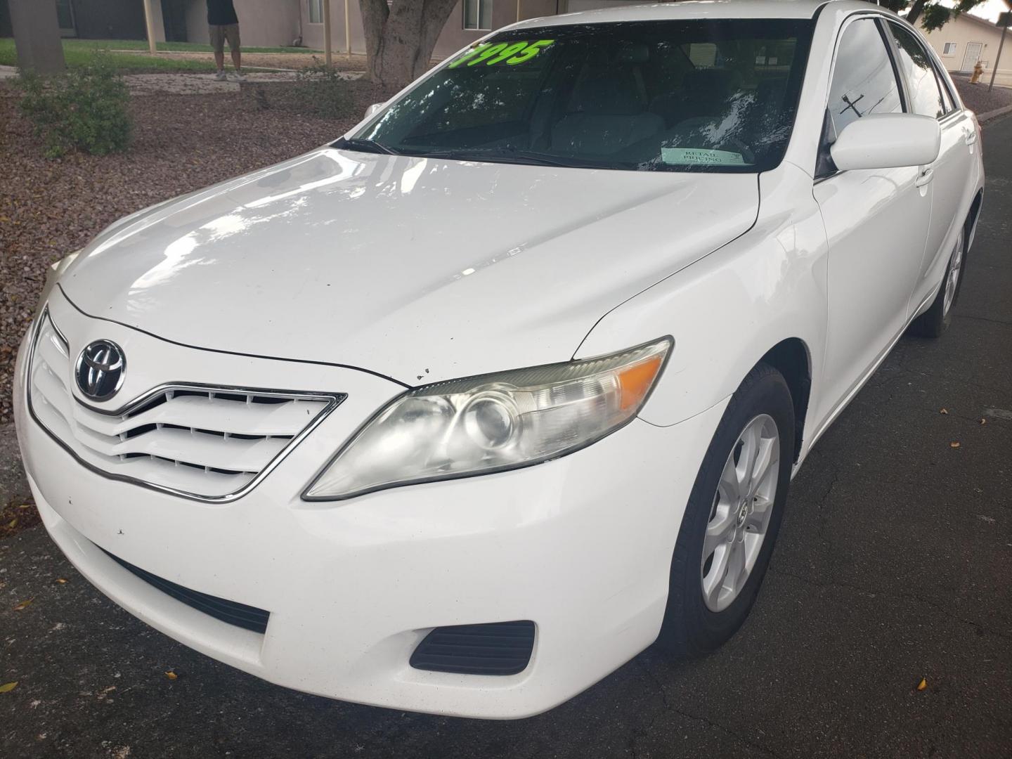 2011 WHITE /gray Toyota Camry Base 6-Spd AT (4T4BF3EK6BR) with an 2.5L L4 DOHC 16V engine, 6-Speed Automatic transmission, located at 323 E Dunlap Ave., Phoenix, AZ, 85020, (602) 331-9000, 33.567677, -112.069000 - 2011 Toyota Camry Base 6-Spd AT,......A Must See!!..... No accidents,..... Ice cold AC. The car is gorgeous inside and out. Power windows, Power door locks, Stereo/CD Player, Phone sync, Bluetooth, Beautiful gray interior with Gray cloth seats in near perfect condition, Incredible gas mileage! Clean - Photo#0