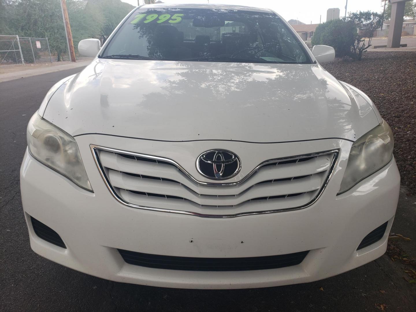 2011 WHITE /gray Toyota Camry Base 6-Spd AT (4T4BF3EK6BR) with an 2.5L L4 DOHC 16V engine, 6-Speed Automatic transmission, located at 323 E Dunlap Ave., Phoenix, AZ, 85020, (602) 331-9000, 33.567677, -112.069000 - 2011 Toyota Camry Base 6-Spd AT,......A Must See!!..... No accidents,..... Ice cold AC. The car is gorgeous inside and out. Power windows, Power door locks, Stereo/CD Player, Phone sync, Bluetooth, Beautiful gray interior with Gray cloth seats in near perfect condition, Incredible gas mileage! Clean - Photo#1