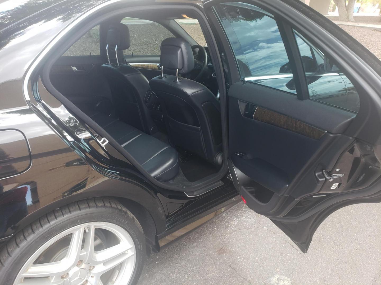 2009 /black Mercedes-Benz C-Class C350 Sport Sedan (WDDGF56X89R) with an 3.5L V6 DOHC 24V engine, 7-Speed Automatic transmission, located at 323 E Dunlap Ave., Phoenix, AZ, 85020, (602) 331-9000, 33.567677, -112.069000 - 2009 Mercedes-Benz C-Class C350 Sport Sedan,......A True Must See!! No accidents, IceCold AC Front and Rear, The car is gorgeous inside and out, power windows, power door locks, Gorgeous tinted sunroof, Stereo/Cd Player, Phone sync, Bluetooth, Backup camera, Clean Black Interior with beautiful Black - Photo#14