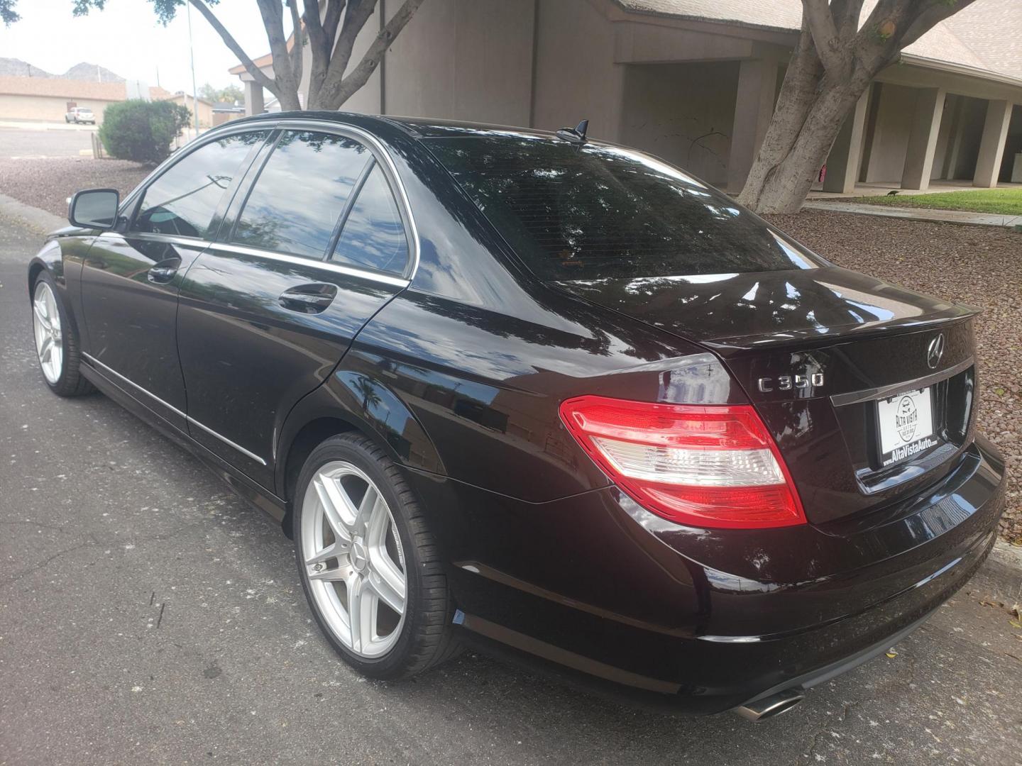 2009 /black Mercedes-Benz C-Class C350 Sport Sedan (WDDGF56X89R) with an 3.5L V6 DOHC 24V engine, 7-Speed Automatic transmission, located at 323 E Dunlap Ave., Phoenix, AZ, 85020, (602) 331-9000, 33.567677, -112.069000 - 2009 Mercedes-Benz C-Class C350 Sport Sedan,......A True Must See!! No accidents, IceCold AC Front and Rear, The car is gorgeous inside and out, power windows, power door locks, Gorgeous tinted sunroof, Stereo/Cd Player, Phone sync, Bluetooth, Backup camera, Clean Black Interior with beautiful Black - Photo#5