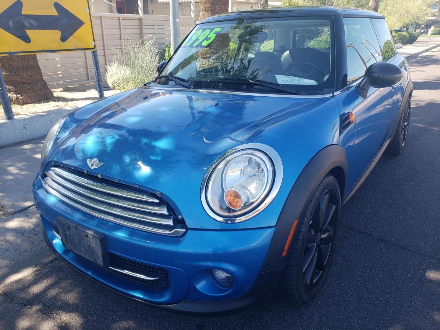 2012 /gray and black Mini Cooper Base (WMWSU3C58CT) with an 1.6L L4 DOHC 16V TURBO engine, automatic transmission, located at 323 E Dunlap Ave., Phoenix, AZ, 85020, (602) 331-9000, 33.567677, -112.069000 - 2012 Mini Cooper Base,......A Must See!!..... No accidents,.... Ice cold AC. The car is gorgeous inside and out. Power windows, Power door locks, Stereo/CD Player, Phone sync, Bluetooth, Backup camera, Beautiful gray and Black interior with Black leather seats in near perfect condition, Incredible g - Photo#0