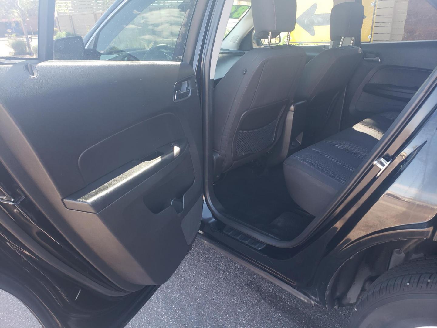 2013 /gray and black Chevrolet Equinox 1LT 2WD (2GNALDEK7D6) with an 2.4L L4 DOHC 16V engine, 6-Speed Automatic transmission, located at 323 E Dunlap Ave., Phoenix, AZ, 85020, (602) 331-9000, 33.567677, -112.069000 - 2013 Chevrolet Equinox 1LT 2WD,……..EXCELLENT condition,......Ice Cold A/C, Clean Black and gray interior with black cloth seats in near perfect condition, Tune up, Stereo/CD Player, Bluetooth, Phone sync, Satellite compatible, Backup camera, This suv is gorgeous inside and out, Incredible gas mi - Photo#10