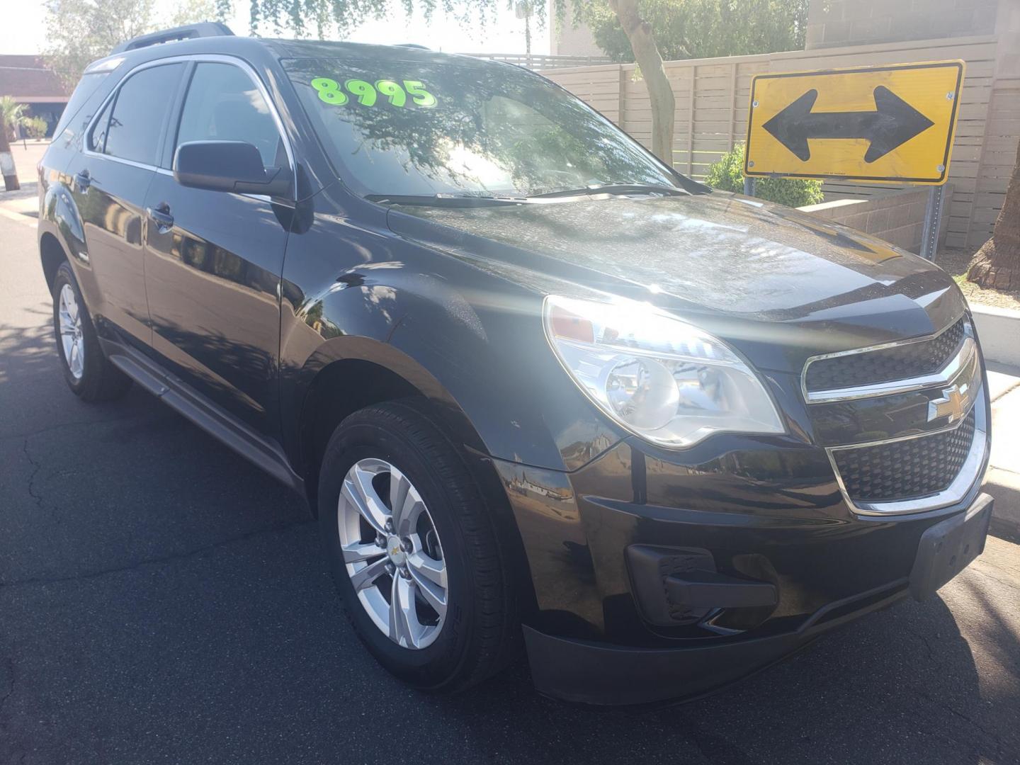 2013 /gray and black Chevrolet Equinox 1LT 2WD (2GNALDEK7D6) with an 2.4L L4 DOHC 16V engine, 6-Speed Automatic transmission, located at 323 E Dunlap Ave., Phoenix, AZ, 85020, (602) 331-9000, 33.567677, -112.069000 - 2013 Chevrolet Equinox 1LT 2WD,……..EXCELLENT condition,......Ice Cold A/C, Clean Black and gray interior with black cloth seats in near perfect condition, Tune up, Stereo/CD Player, Bluetooth, Phone sync, Satellite compatible, Backup camera, This suv is gorgeous inside and out, Incredible gas mi - Photo#2