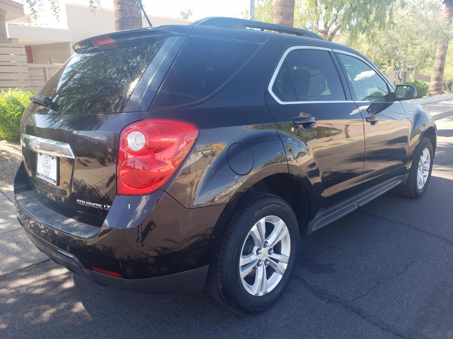 2013 /gray and black Chevrolet Equinox 1LT 2WD (2GNALDEK7D6) with an 2.4L L4 DOHC 16V engine, 6-Speed Automatic transmission, located at 323 E Dunlap Ave., Phoenix, AZ, 85020, (602) 331-9000, 33.567677, -112.069000 - 2013 Chevrolet Equinox 1LT 2WD,……..EXCELLENT condition,......Ice Cold A/C, Clean Black and gray interior with black cloth seats in near perfect condition, Tune up, Stereo/CD Player, Bluetooth, Phone sync, Satellite compatible, Backup camera, This suv is gorgeous inside and out, Incredible gas mi - Photo#3